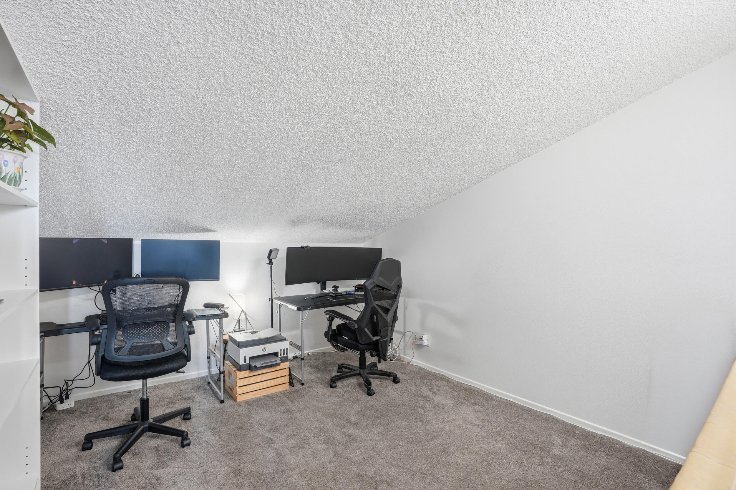 836 Clemens Way