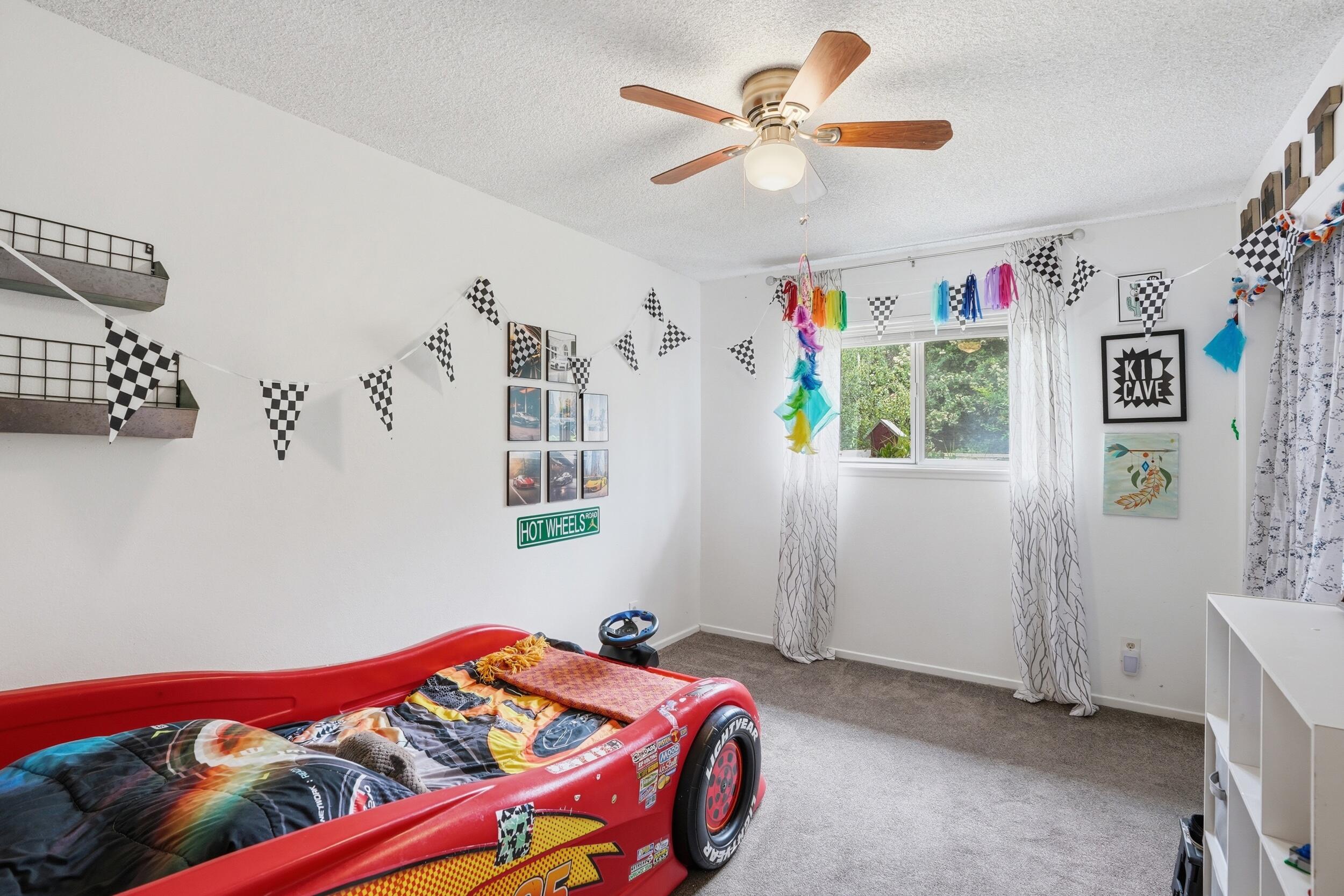 836 Clemens Way