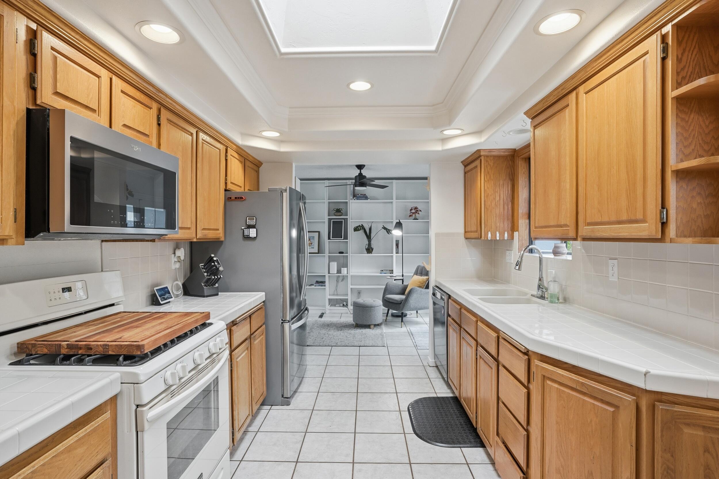 836 Clemens Way