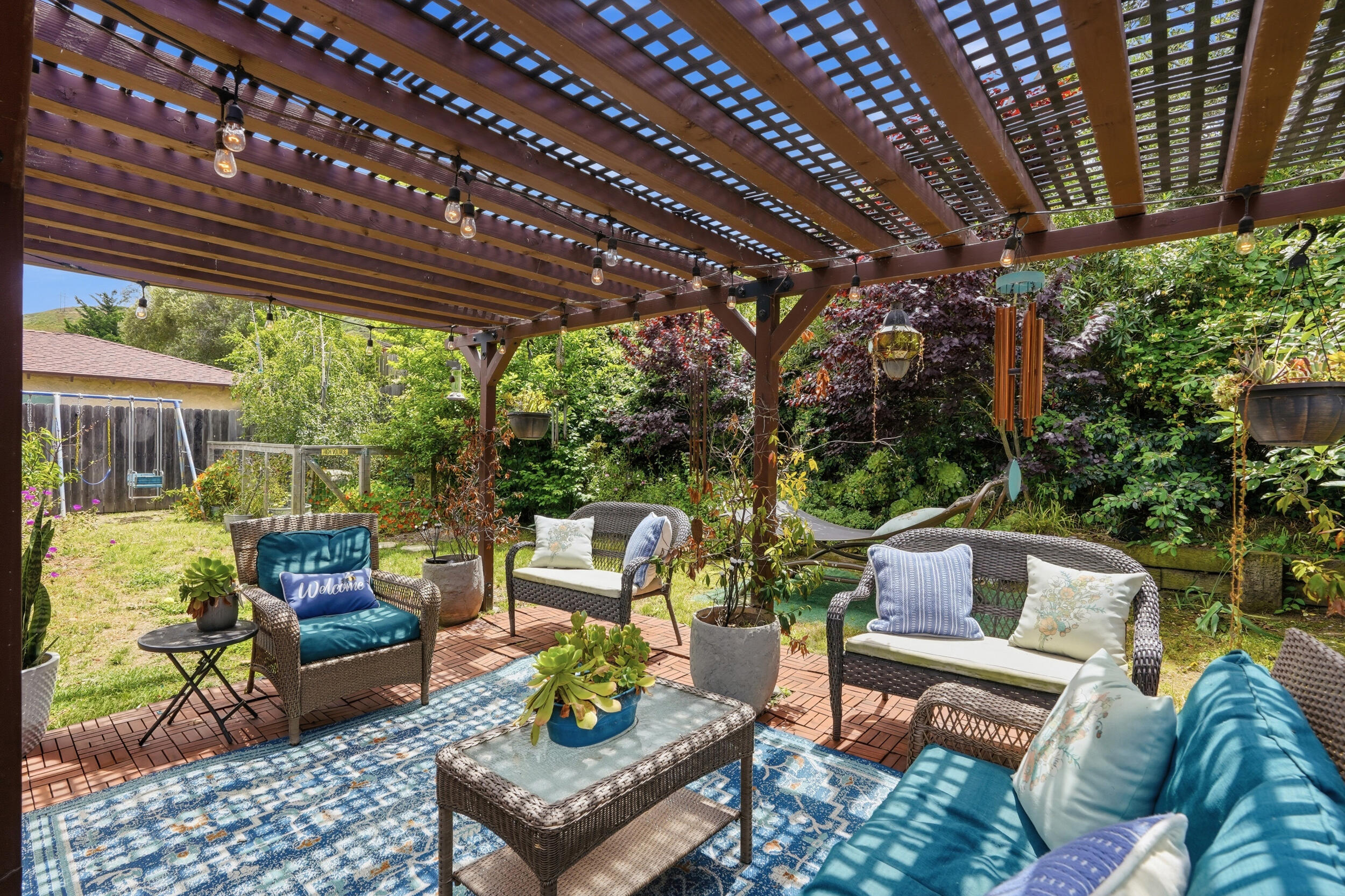 836 Clemens Way