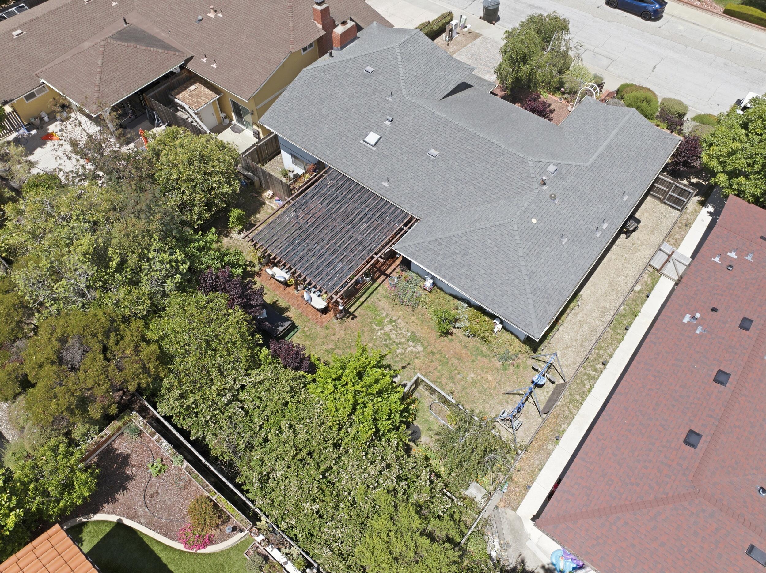 836 Clemens Way