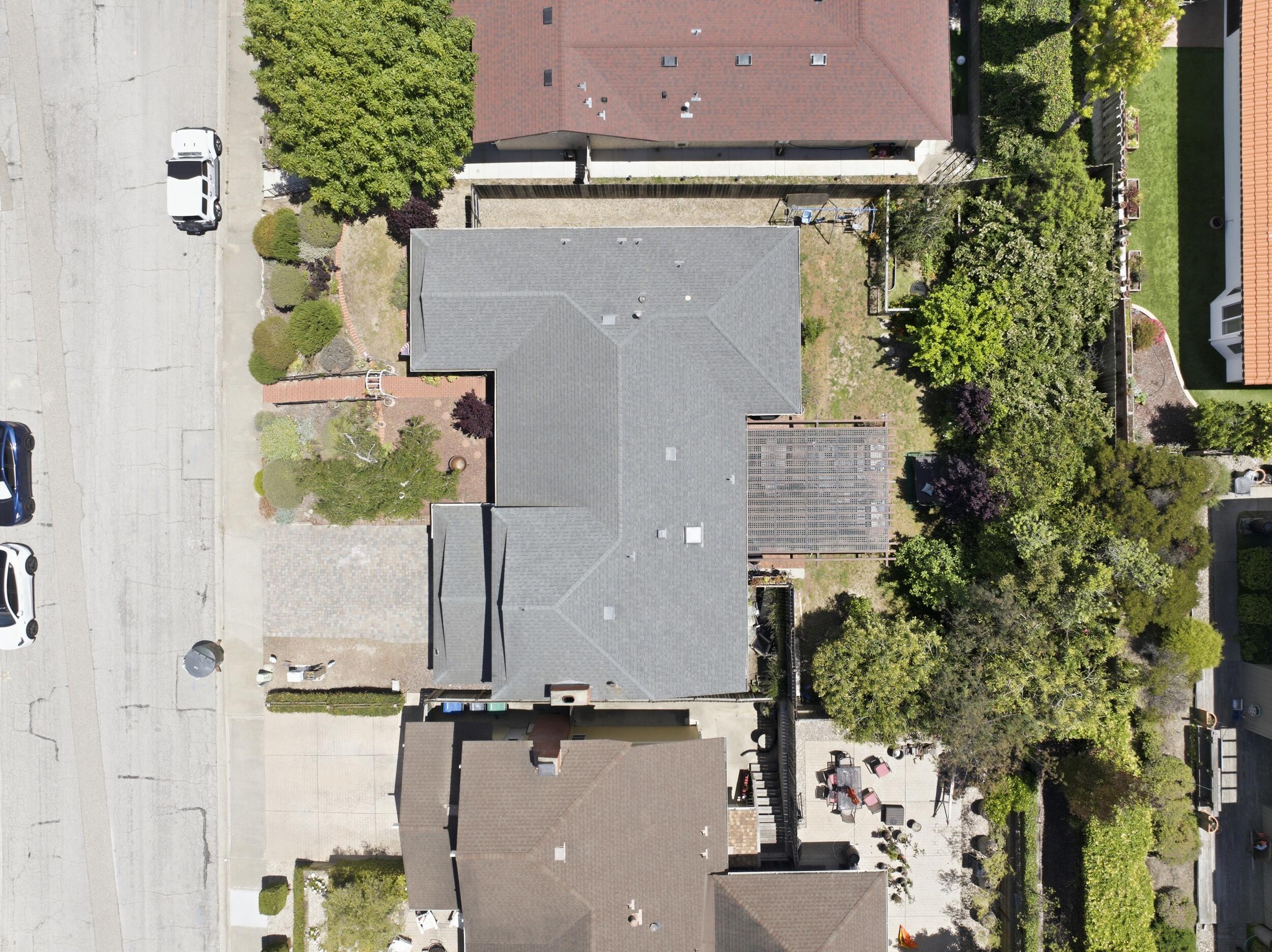 836 Clemens Way