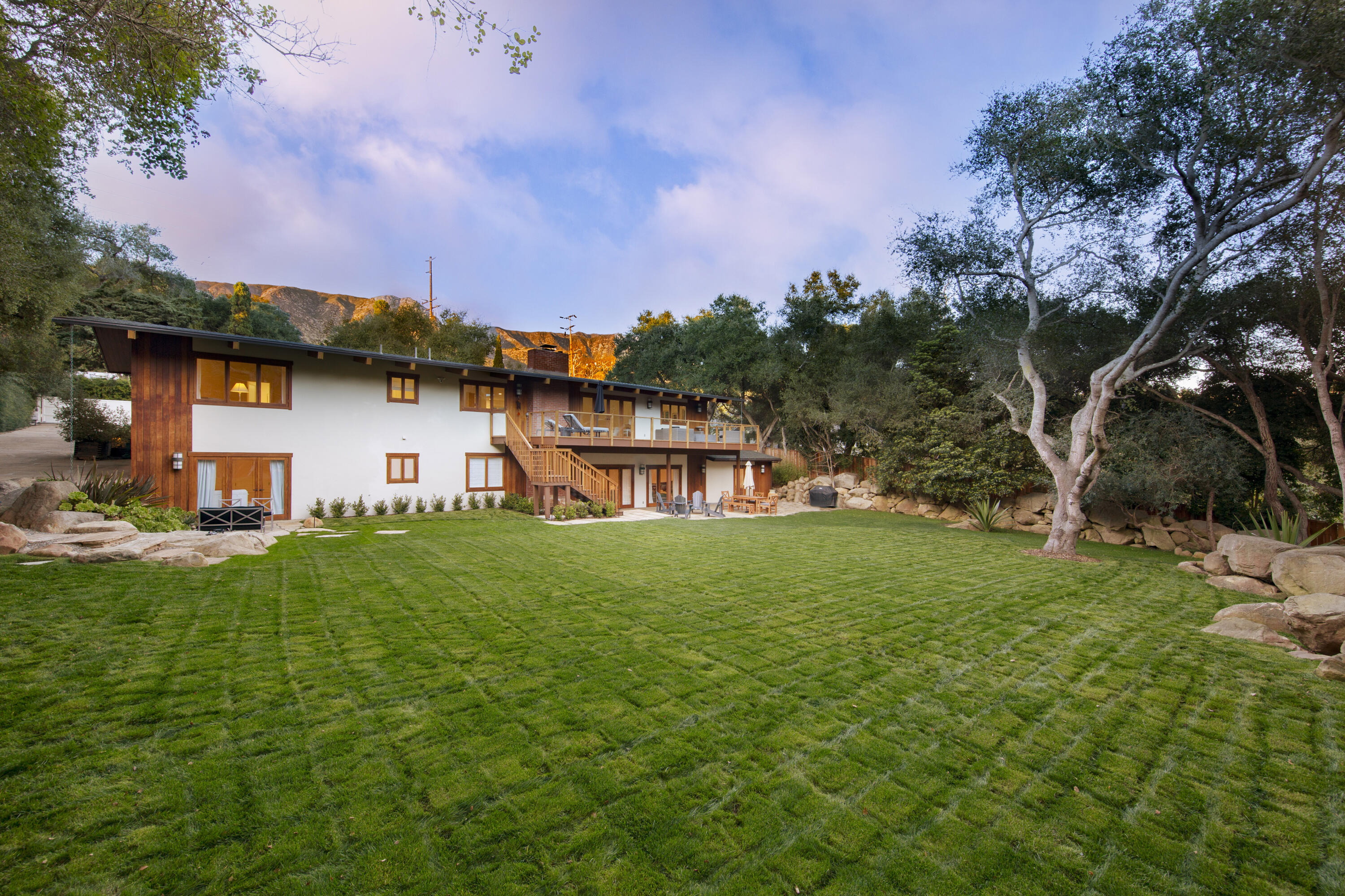 2815 E Valley Road
