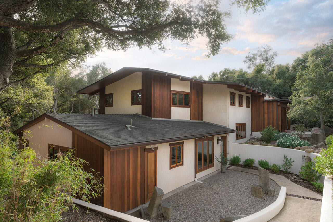 2815 E Valley Road