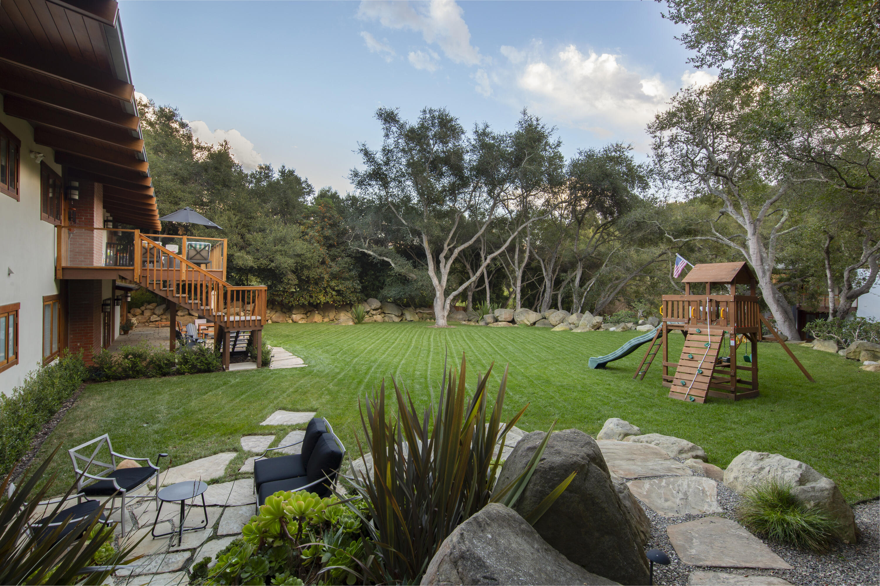 2815 E Valley Road