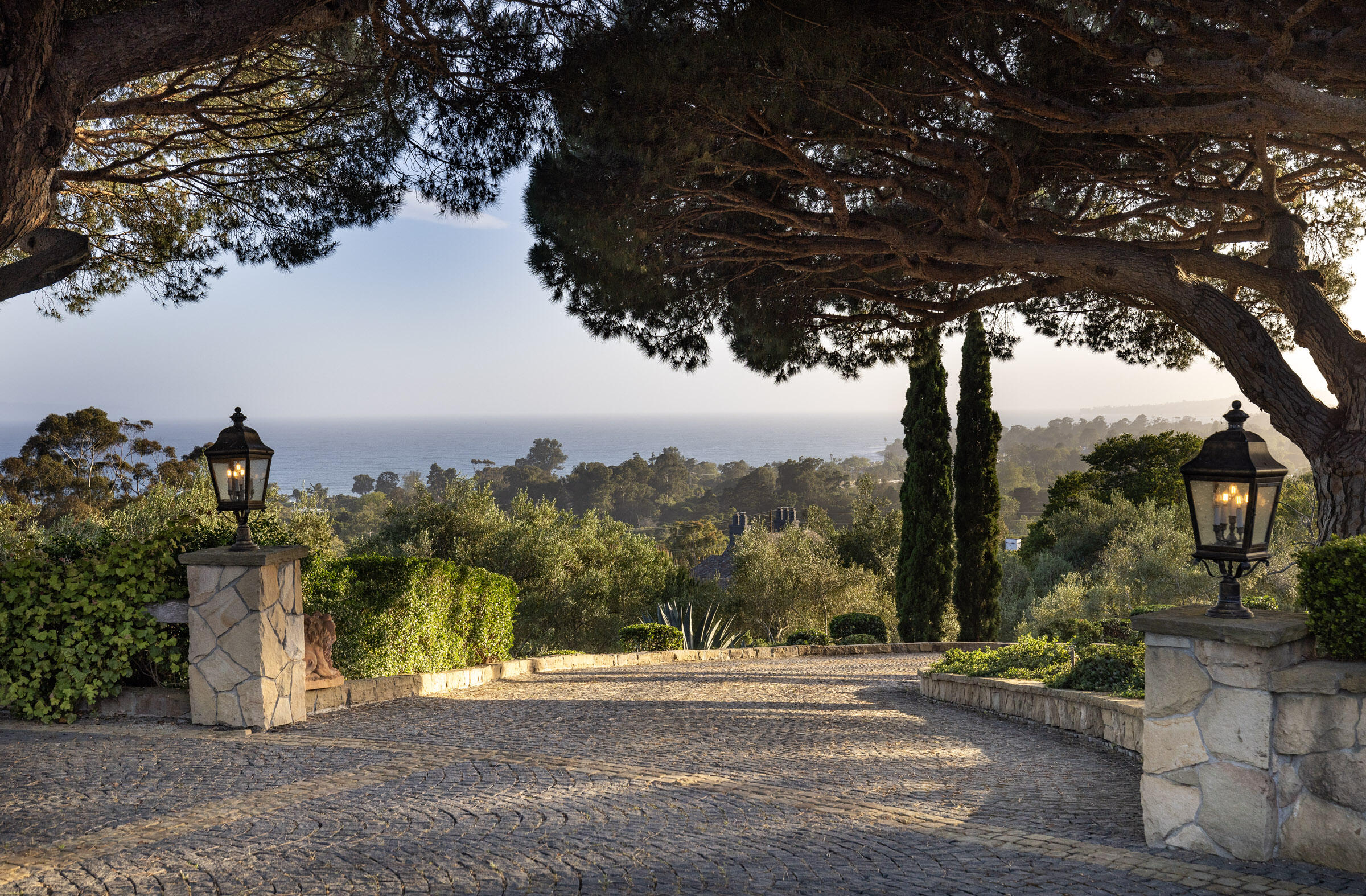 280 Las Entradas Drive