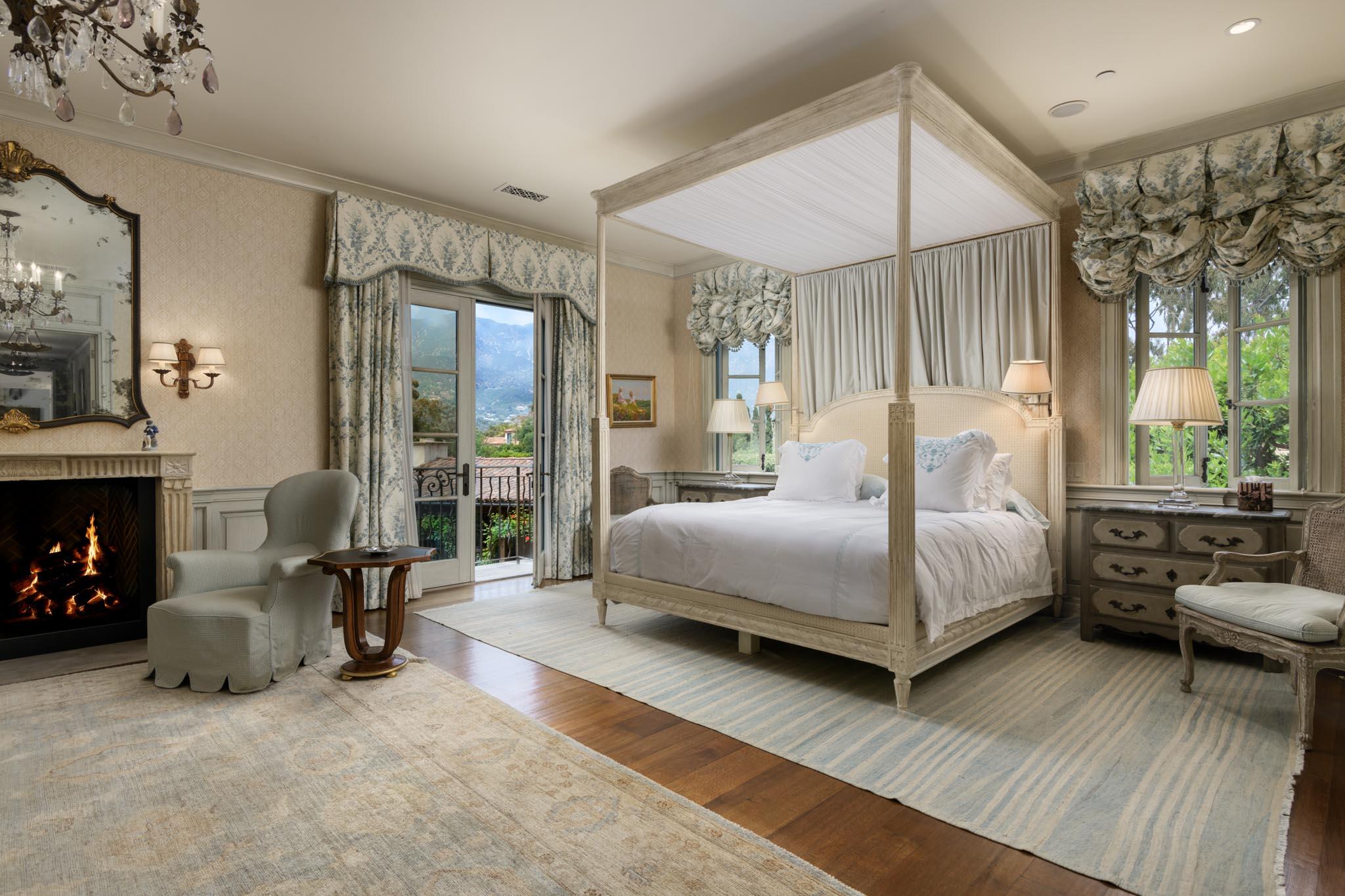 280 Las Entradas Drive