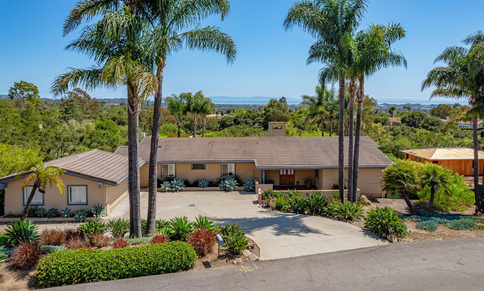 1047 Via Los Padres