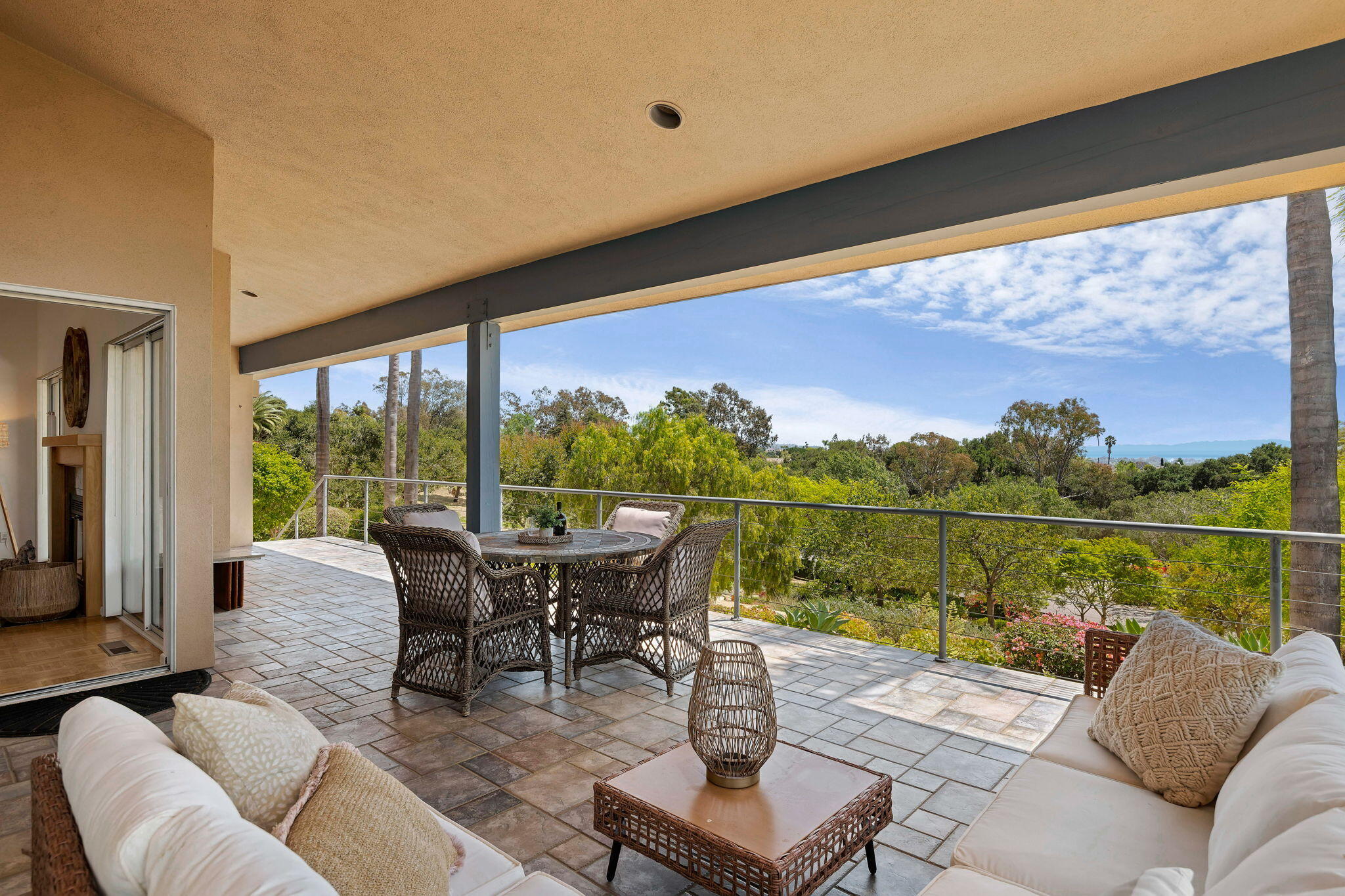 1047 Via Los Padres