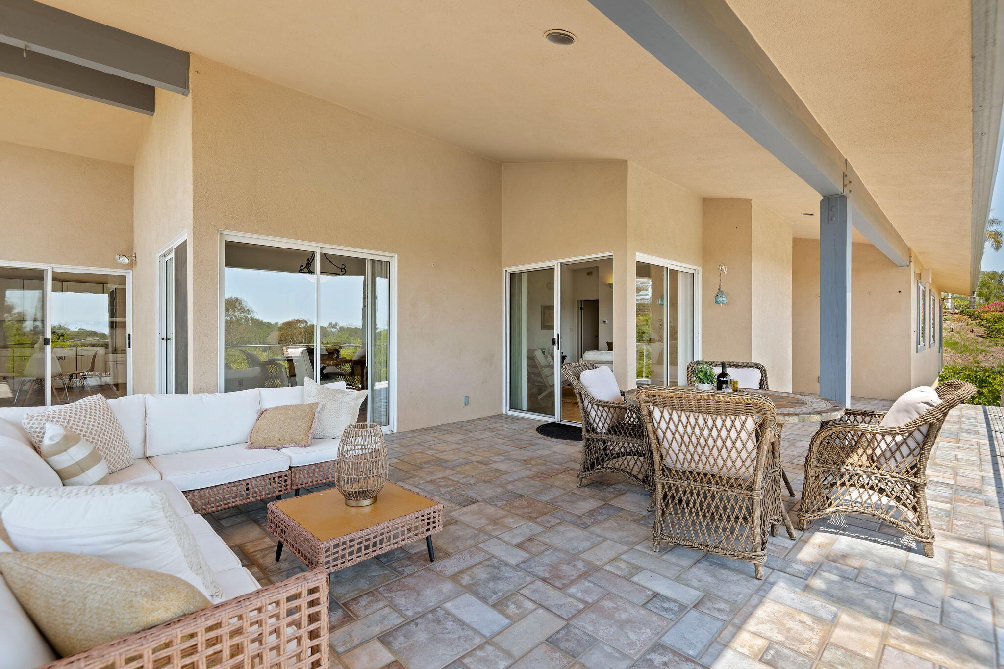 1047 Via Los Padres