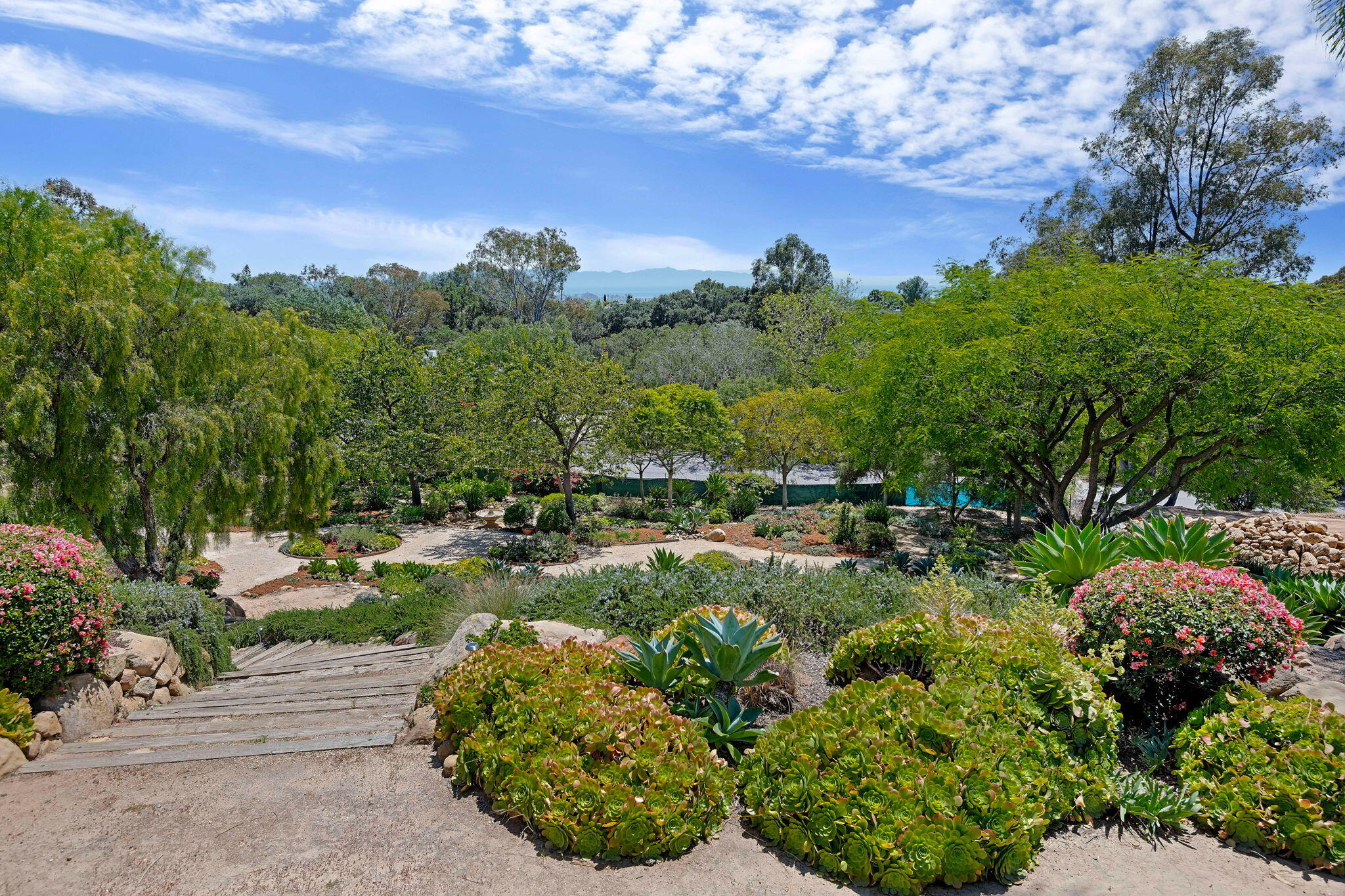 1047 Via Los Padres