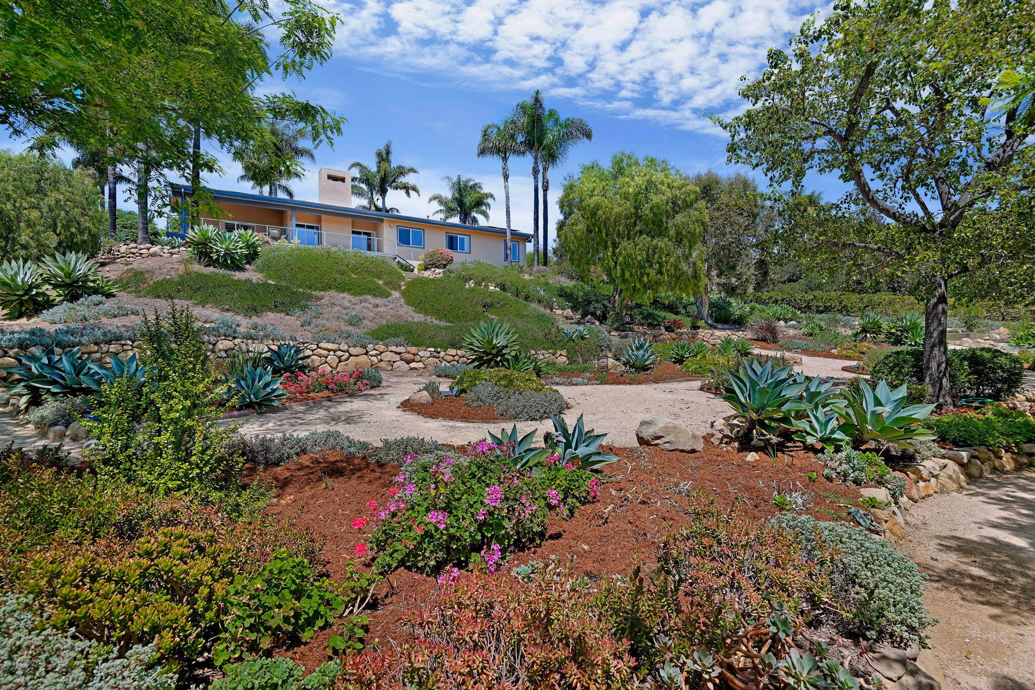 1047 Via Los Padres