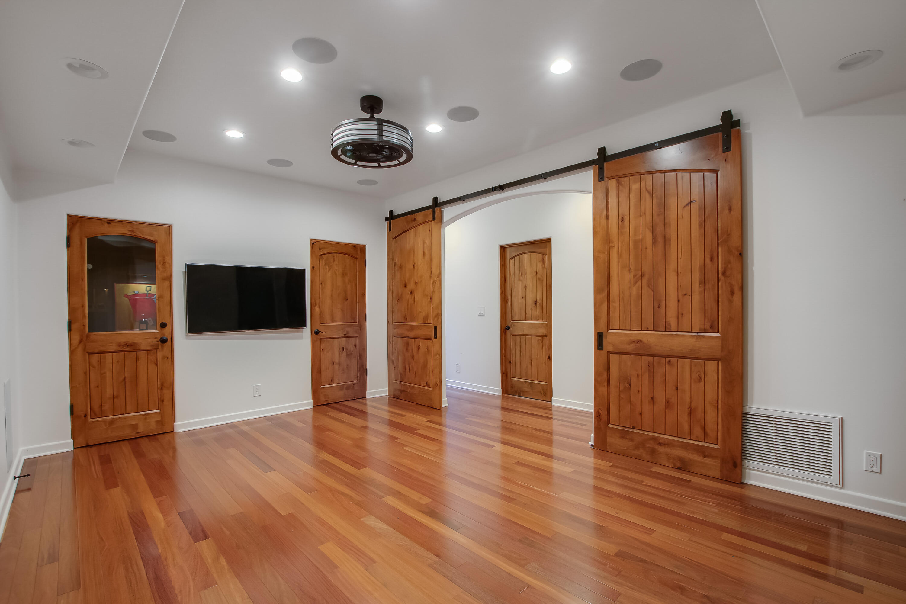 731 E Anapamu Street