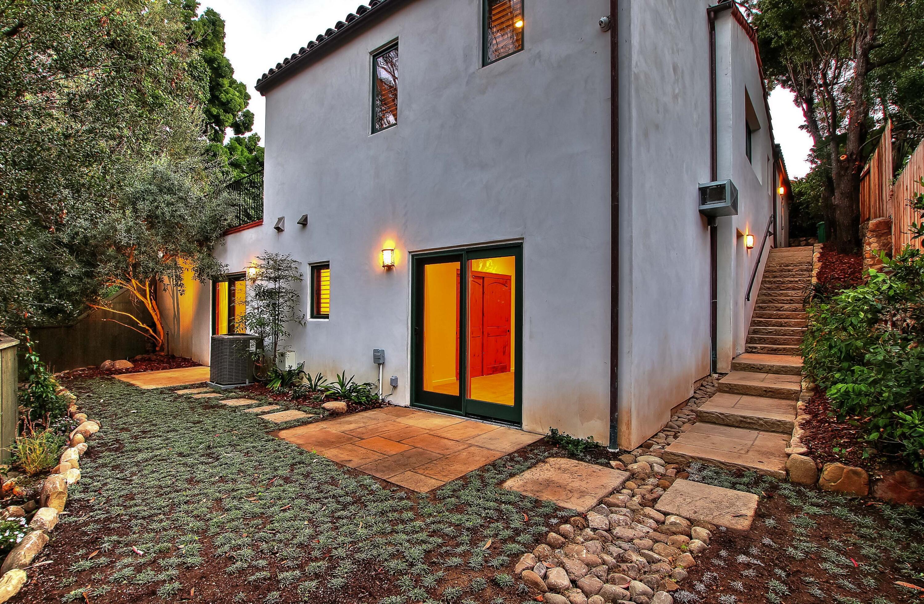 731 E Anapamu Street