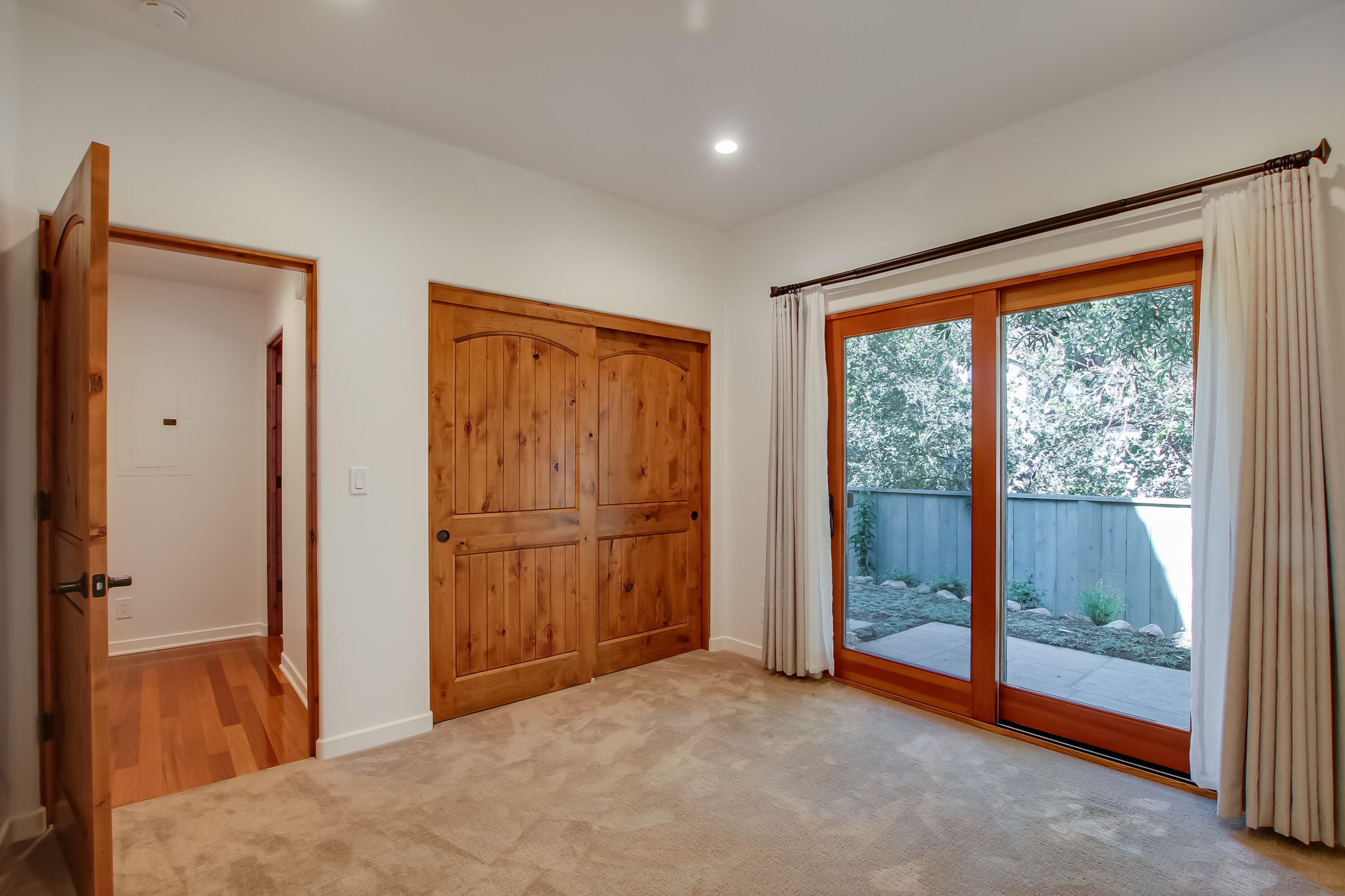731 E Anapamu Street