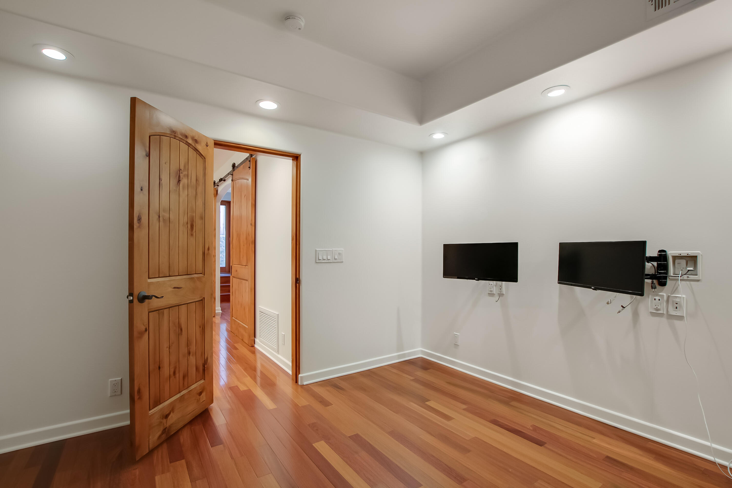 731 E Anapamu Street