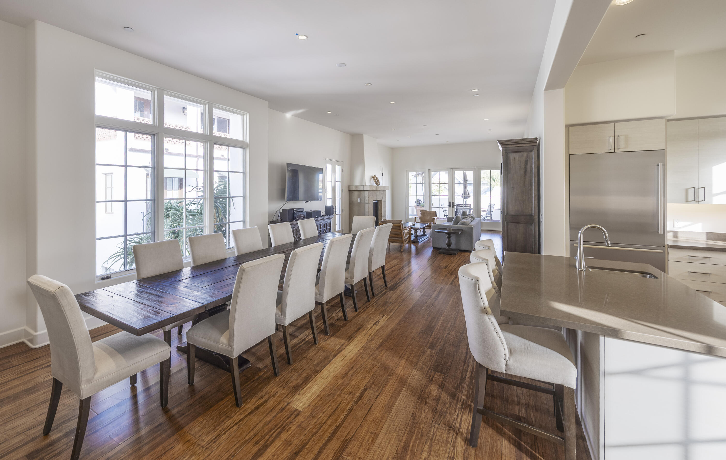 18 W Victoria Street 310