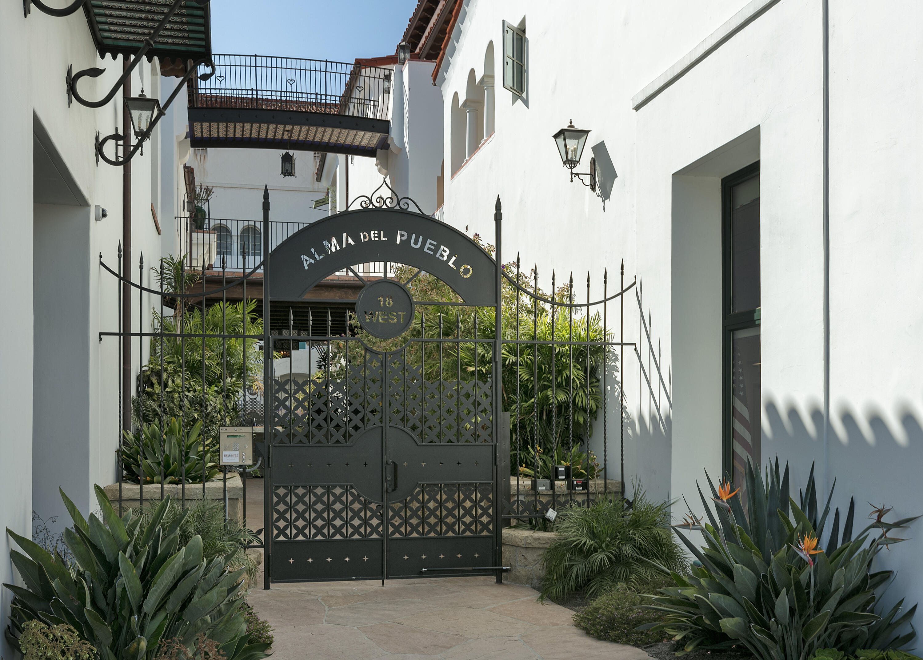 18 W Victoria Street 310