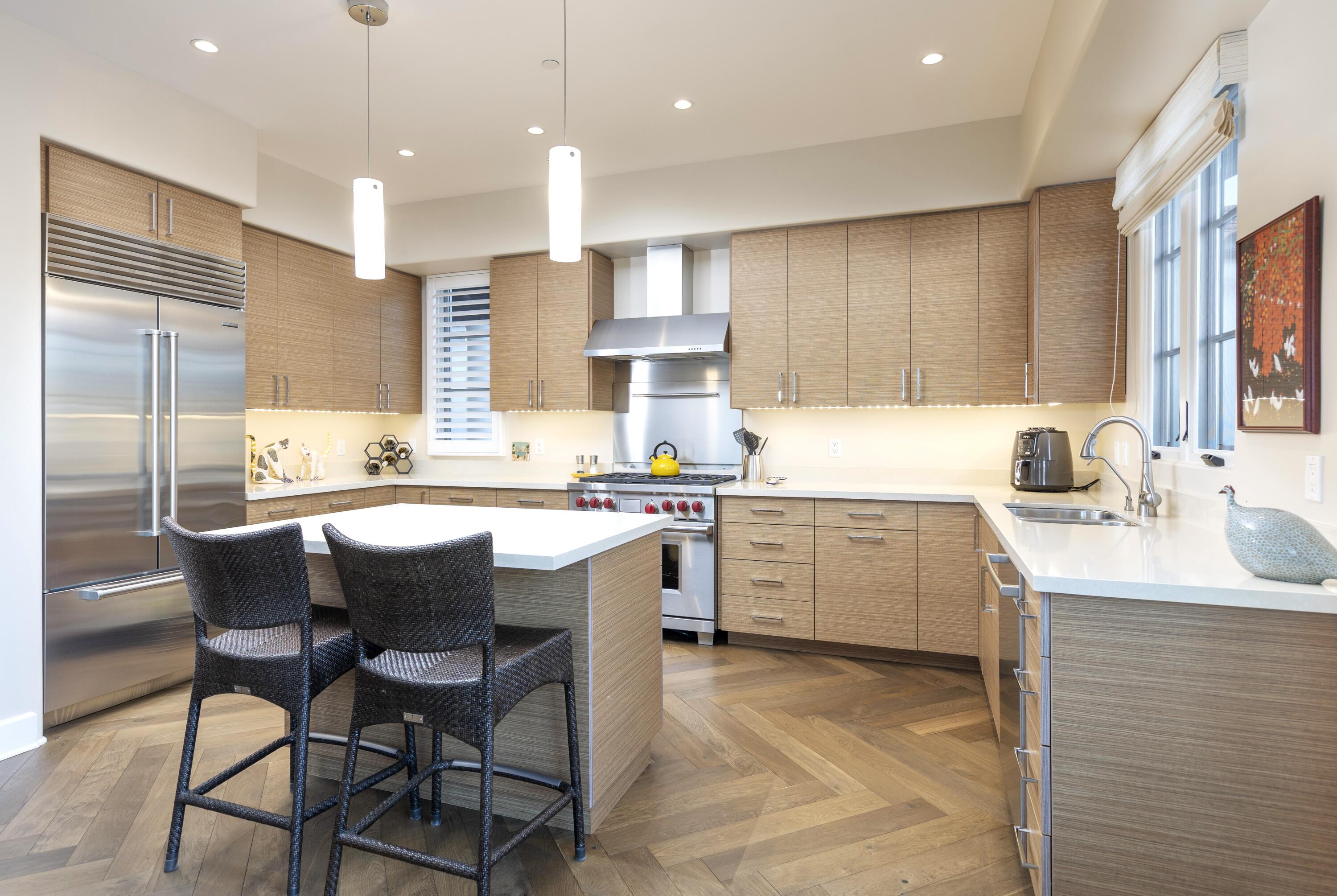 18 W Victoria Street 310