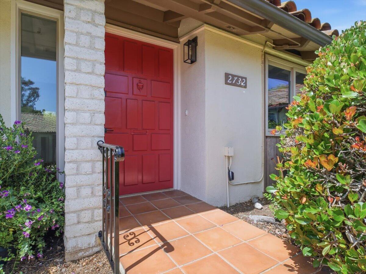 2732 Miradero Drive
