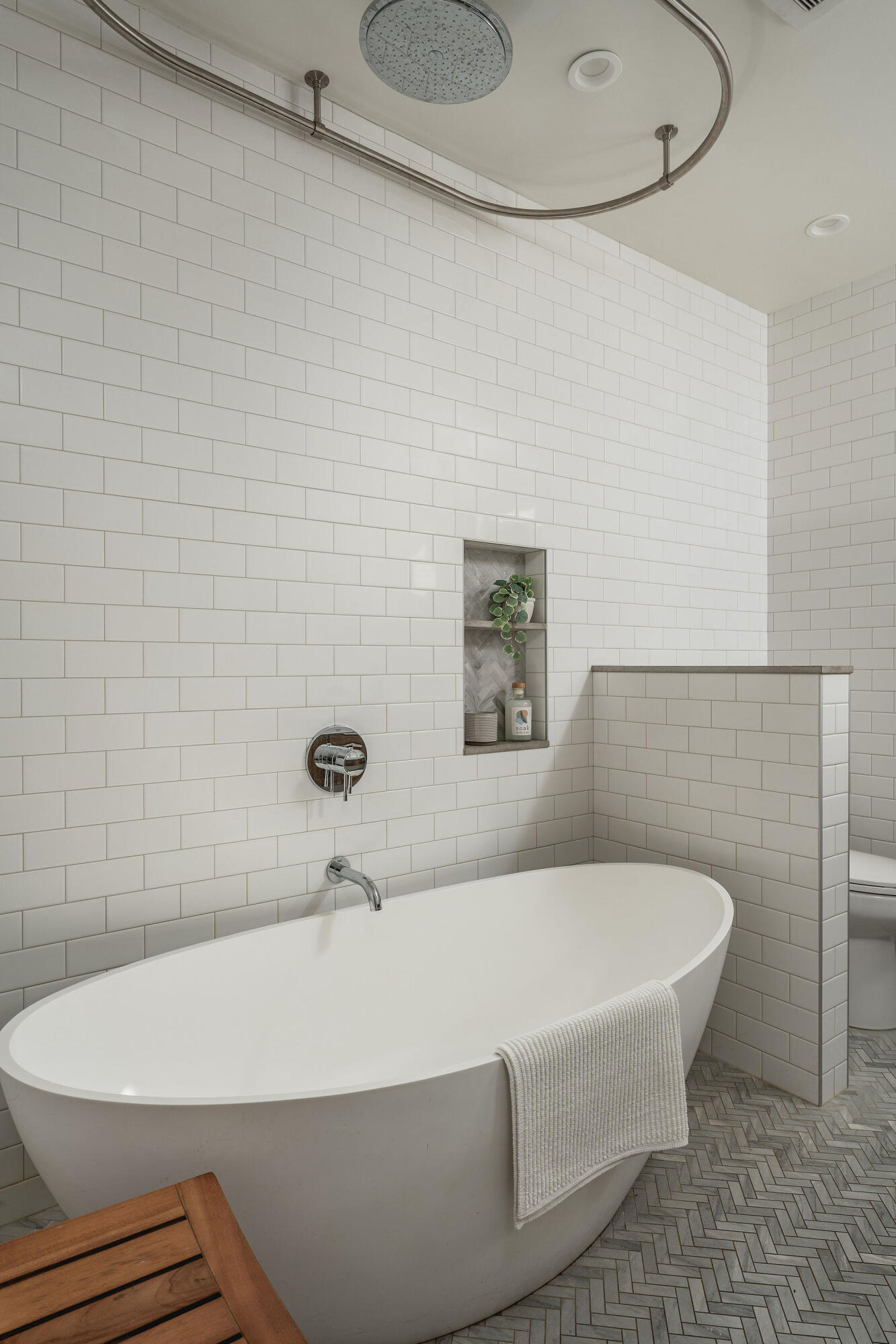 1437 San Miguel Avenue