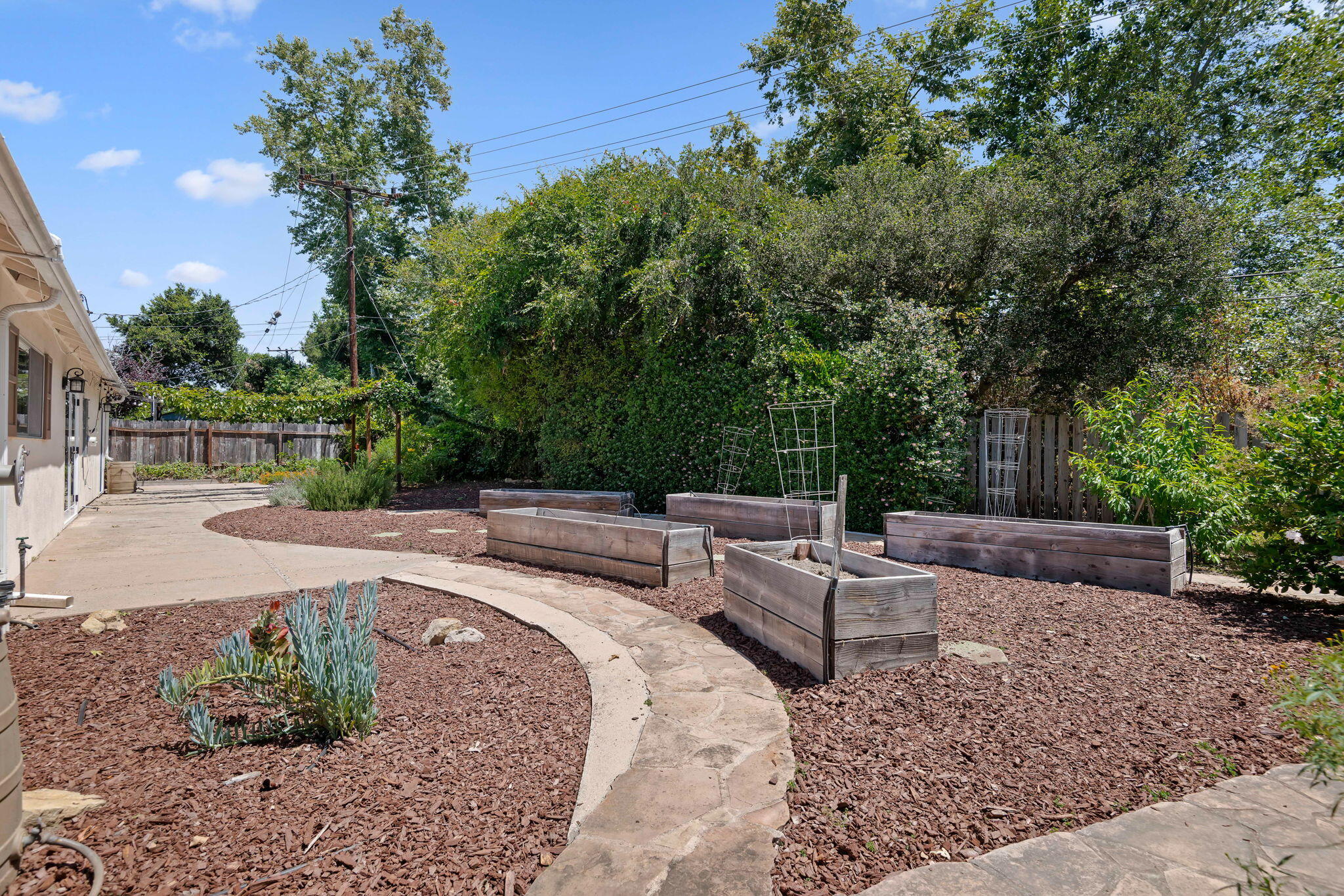 5549 Huntington Drive