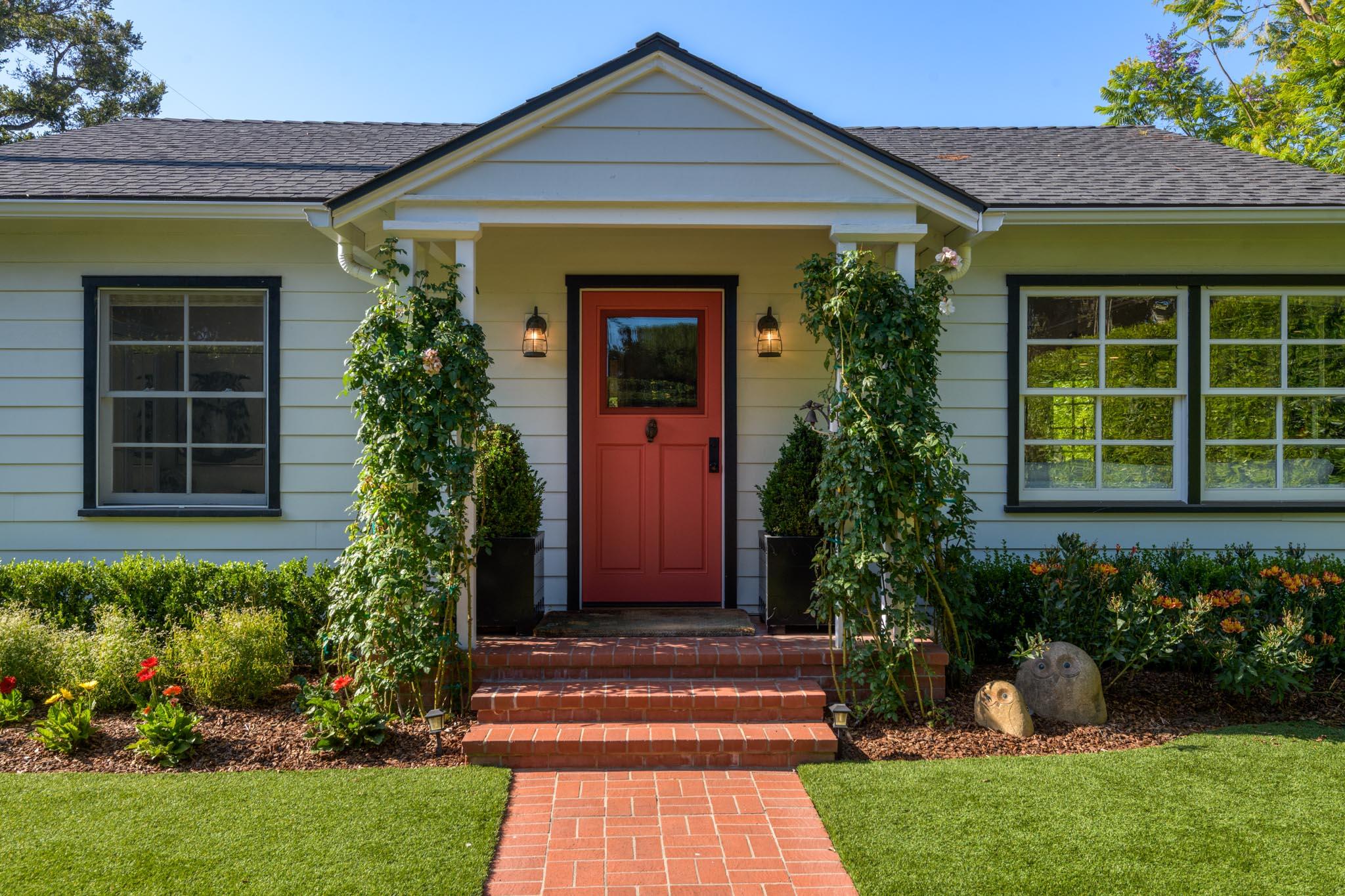 2154 East Valley Road