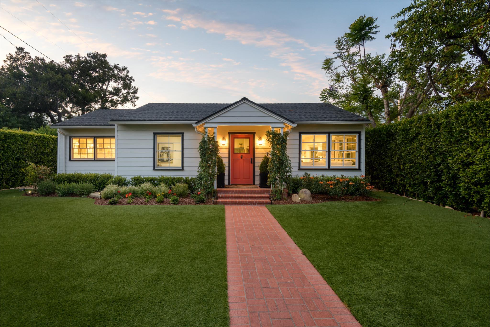 2154 East Valley Road
