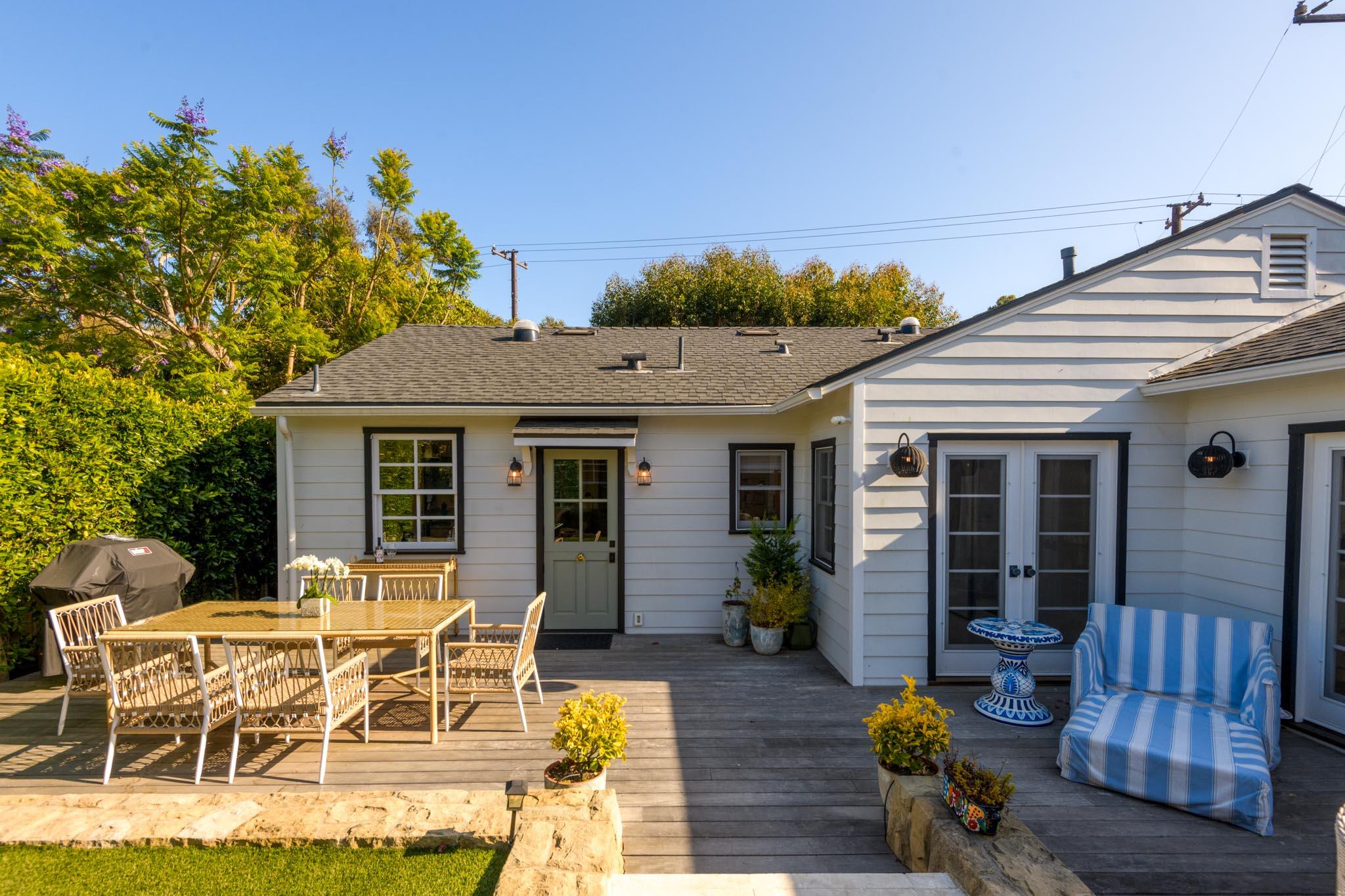 2154 East Valley Road