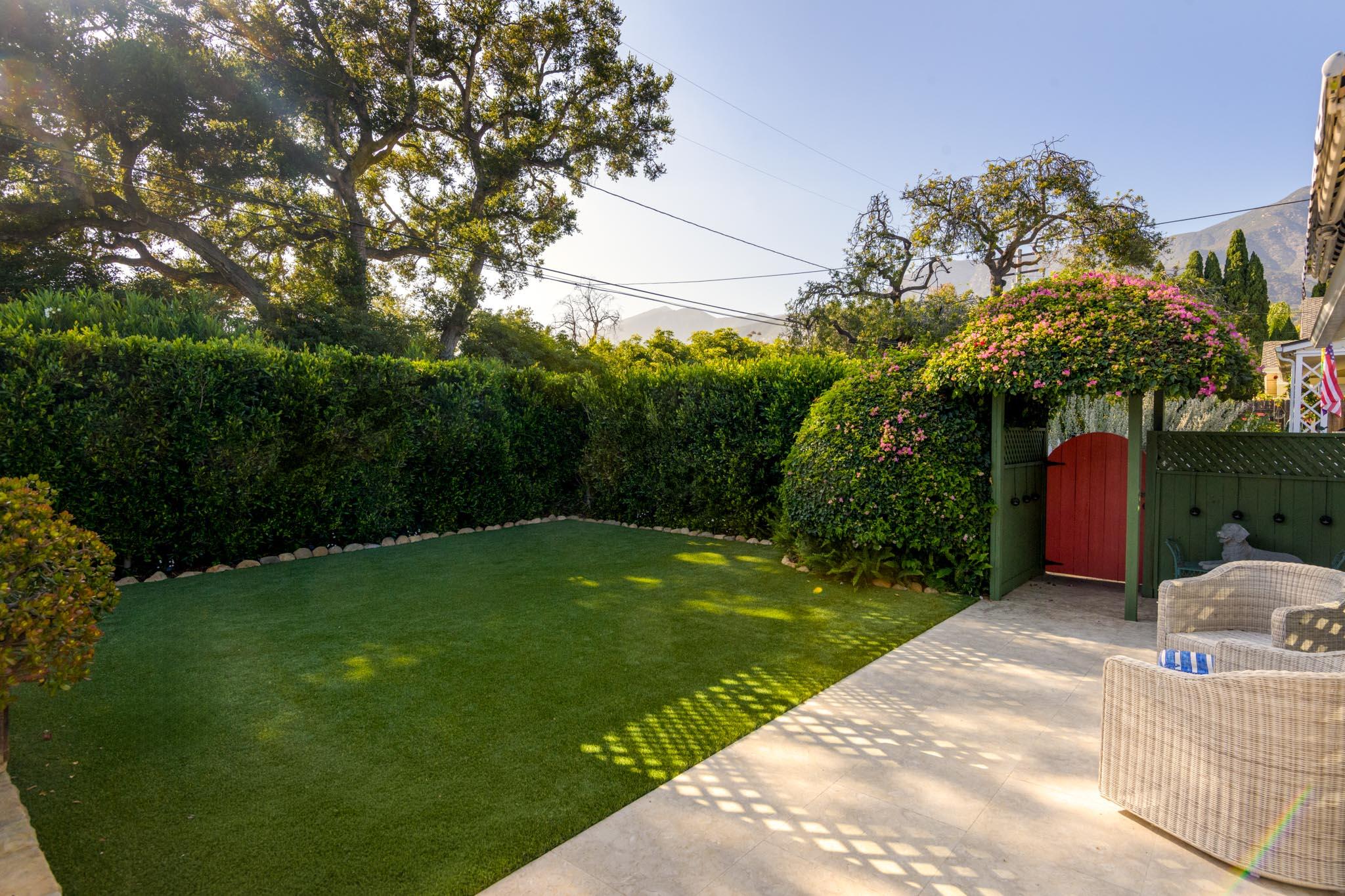 2154 East Valley Road