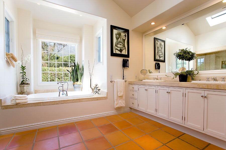 647 Tabor Lane