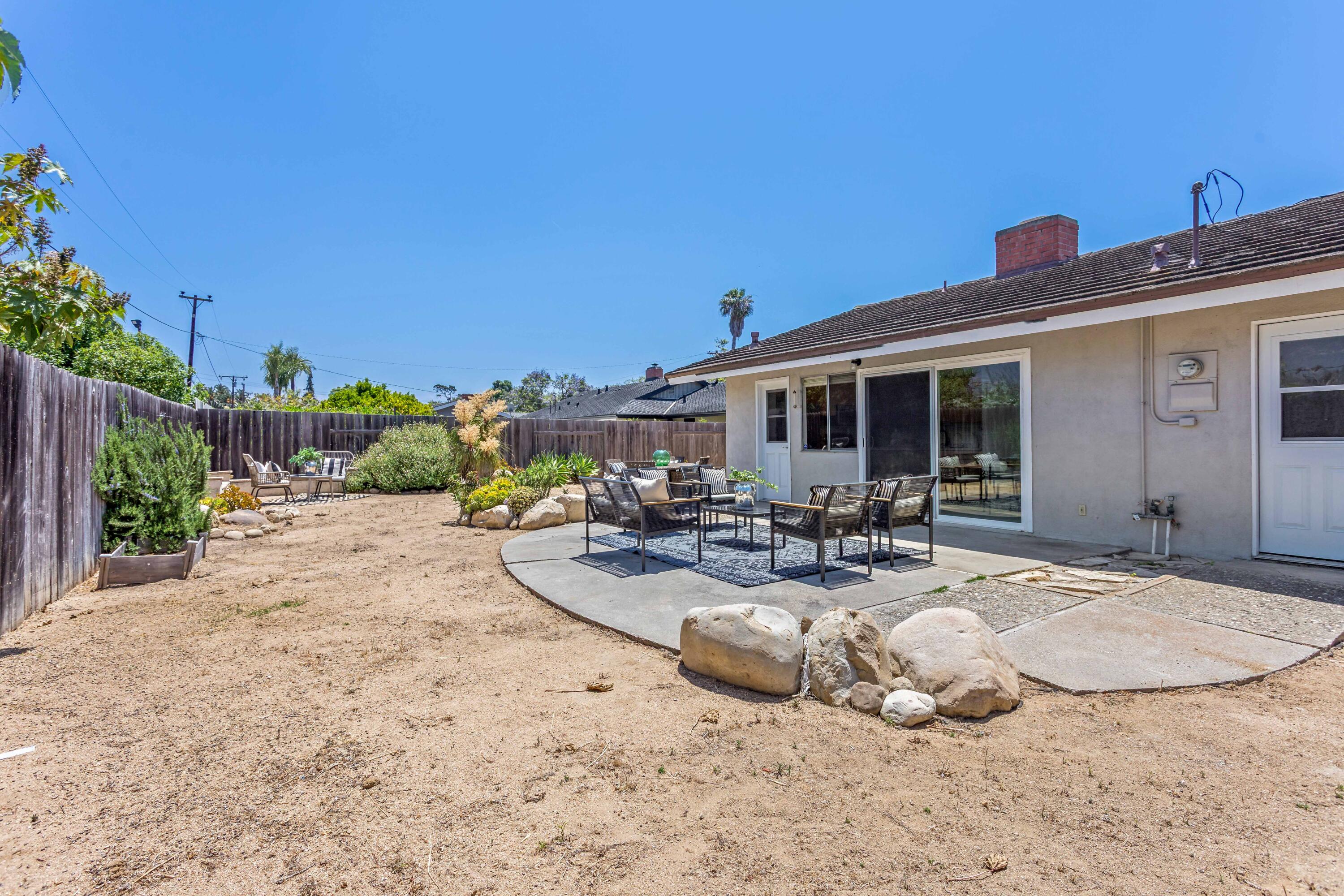 4654 Puente Plaza