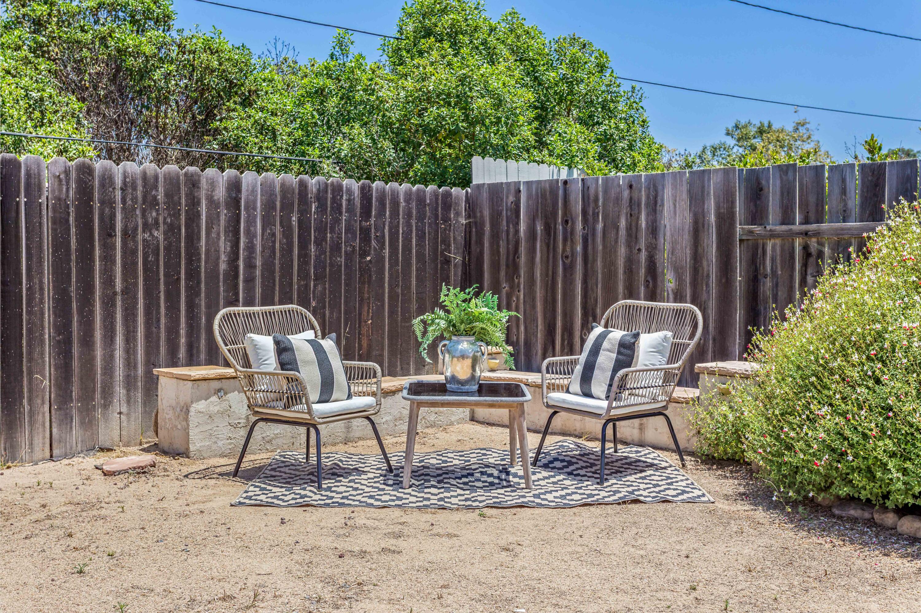 4654 Puente Plaza