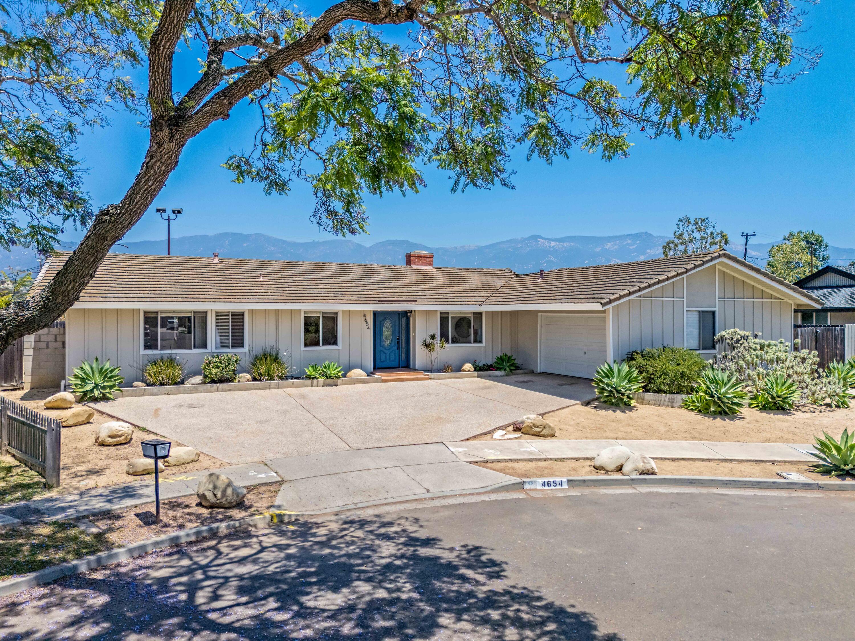 4654 Puente Plaza