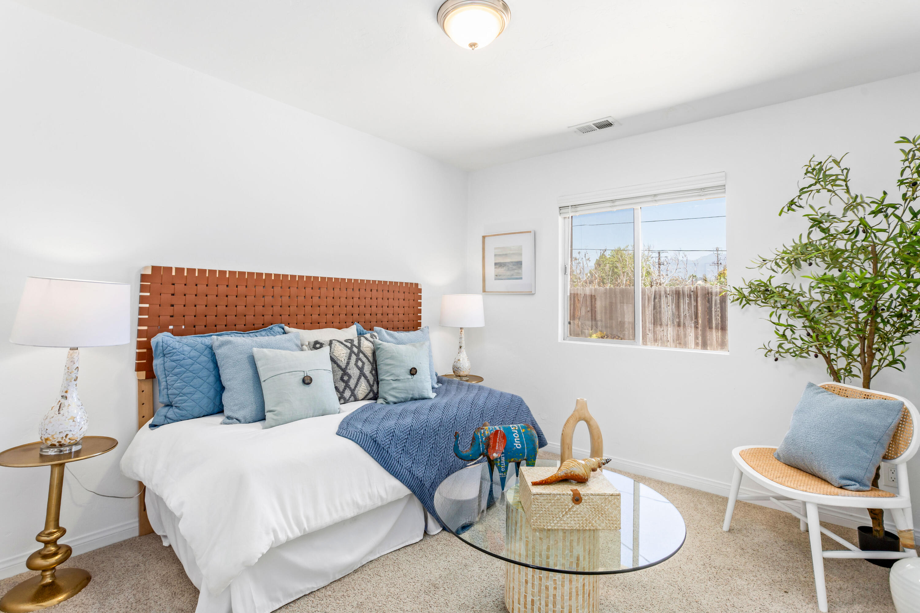 4654 Puente Plaza