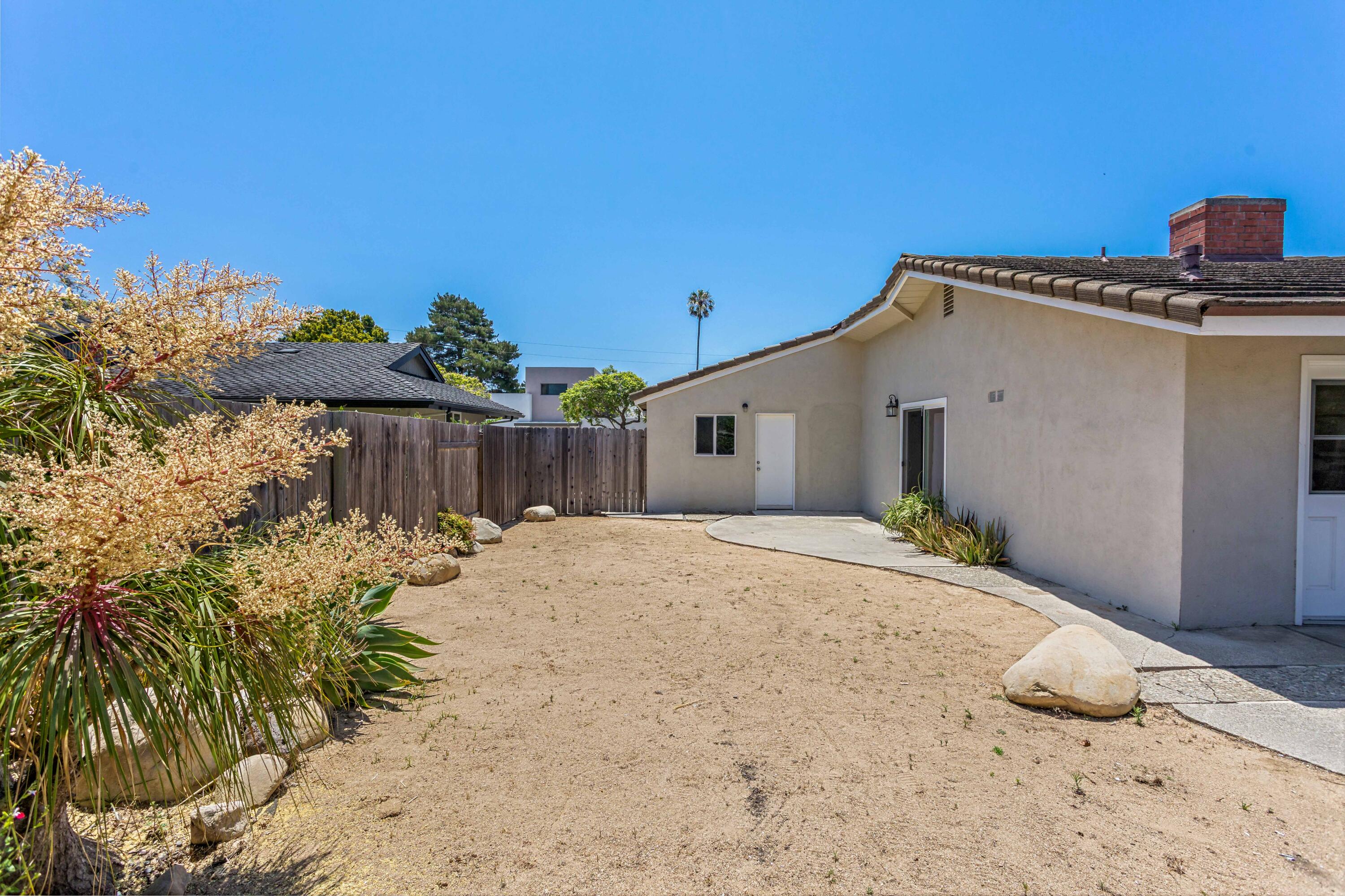 4654 Puente Plaza