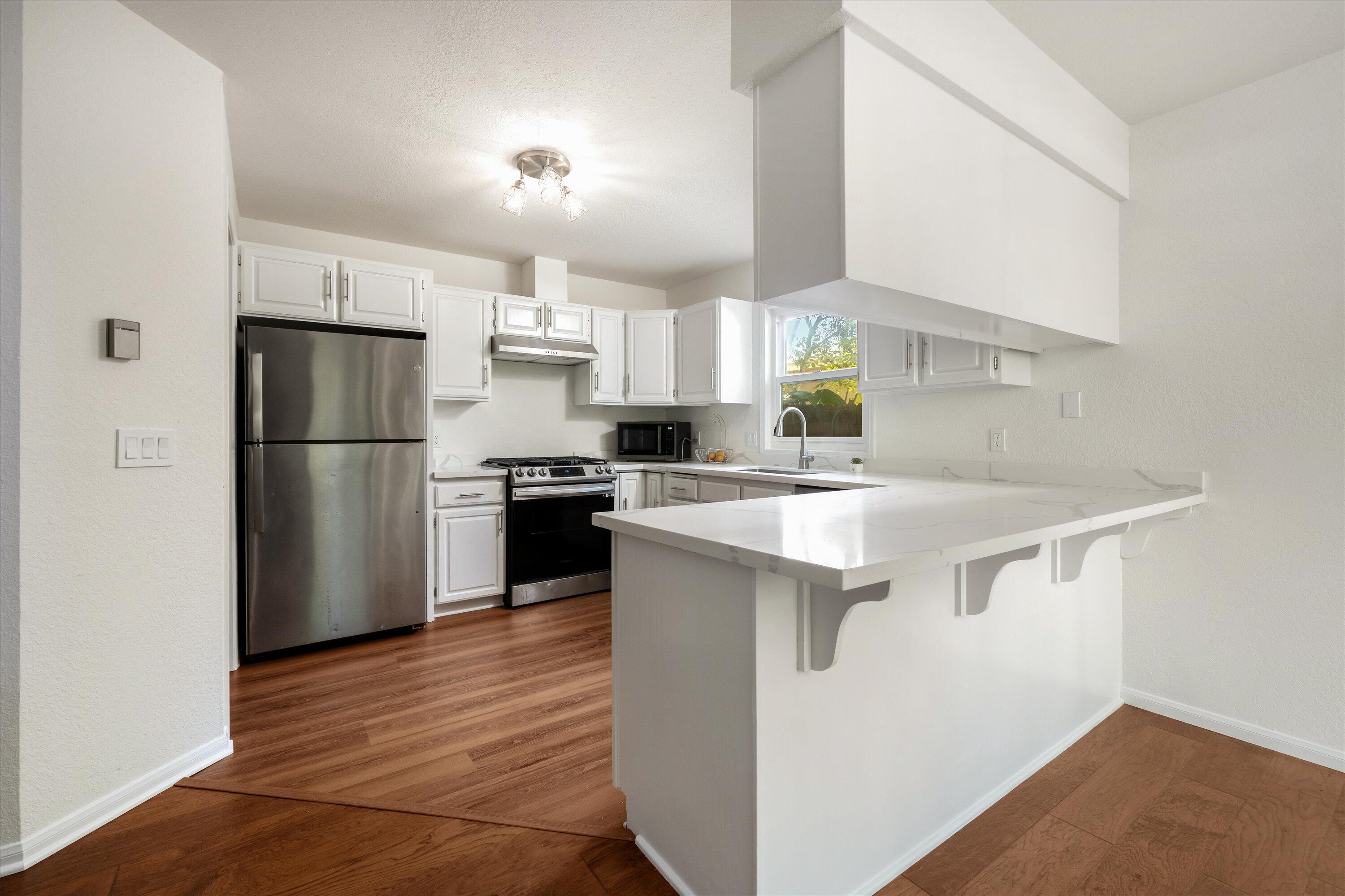 820 W Victoria Street Apt D