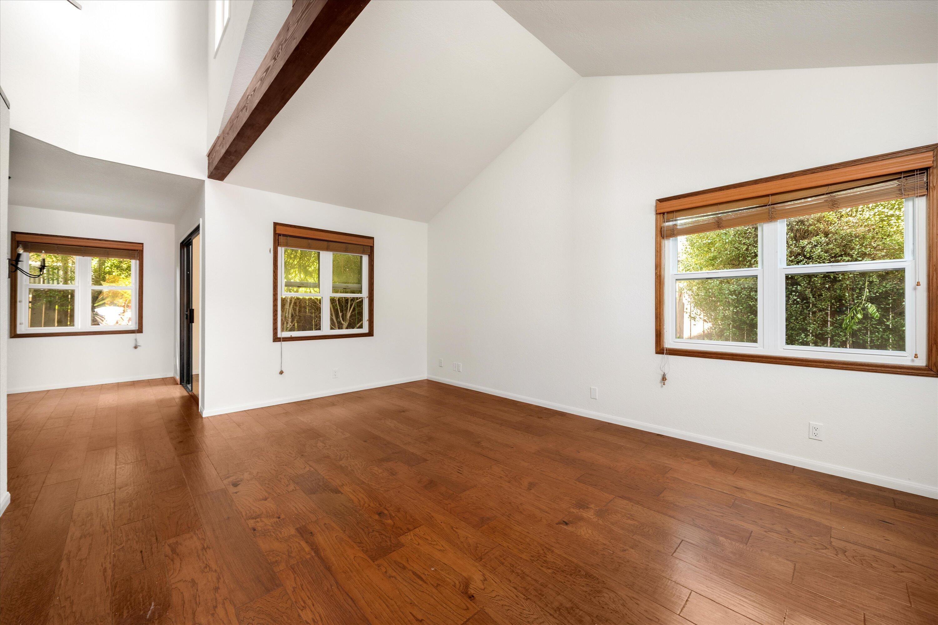 820 W Victoria Street Apt D