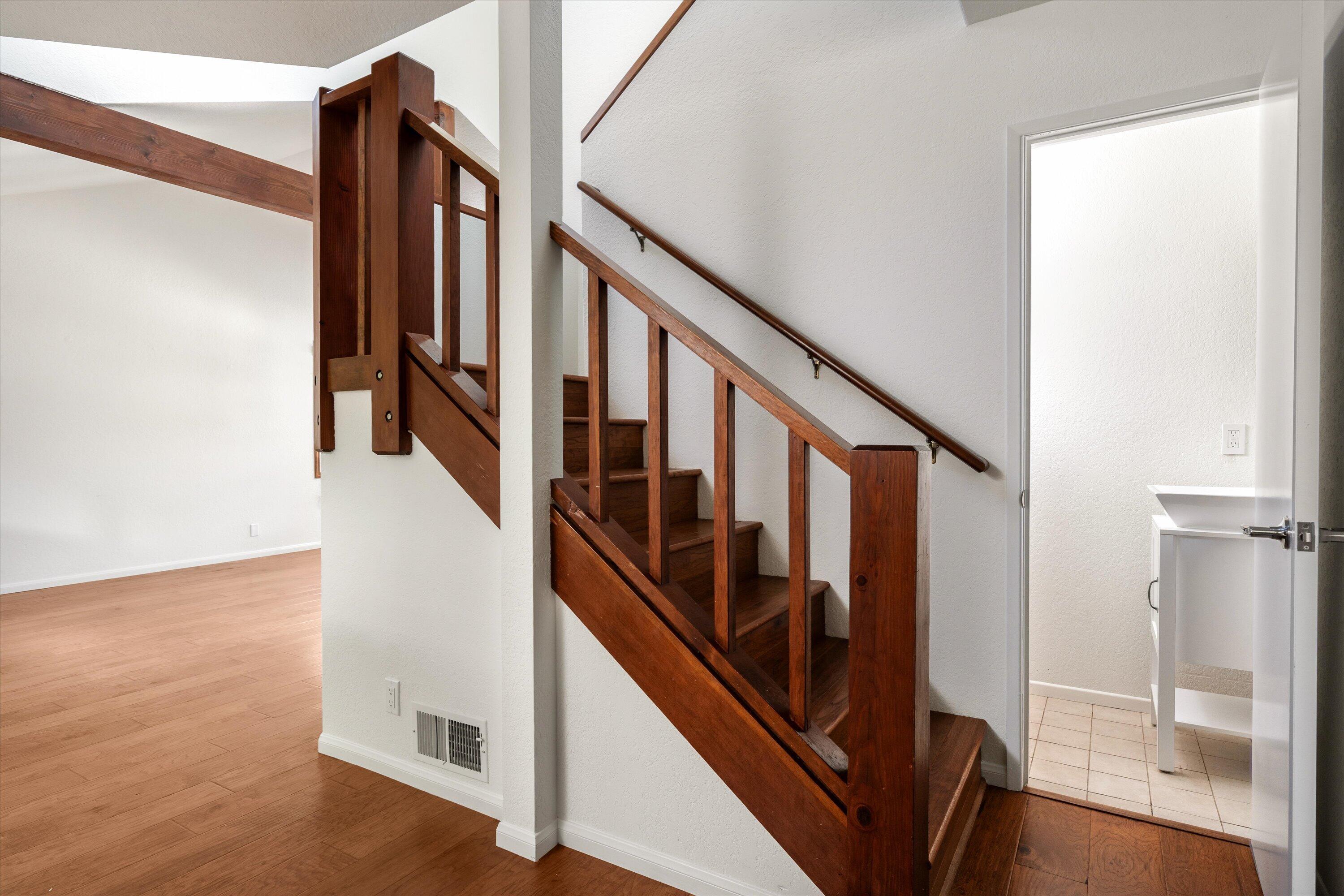 820 W Victoria Street Apt D