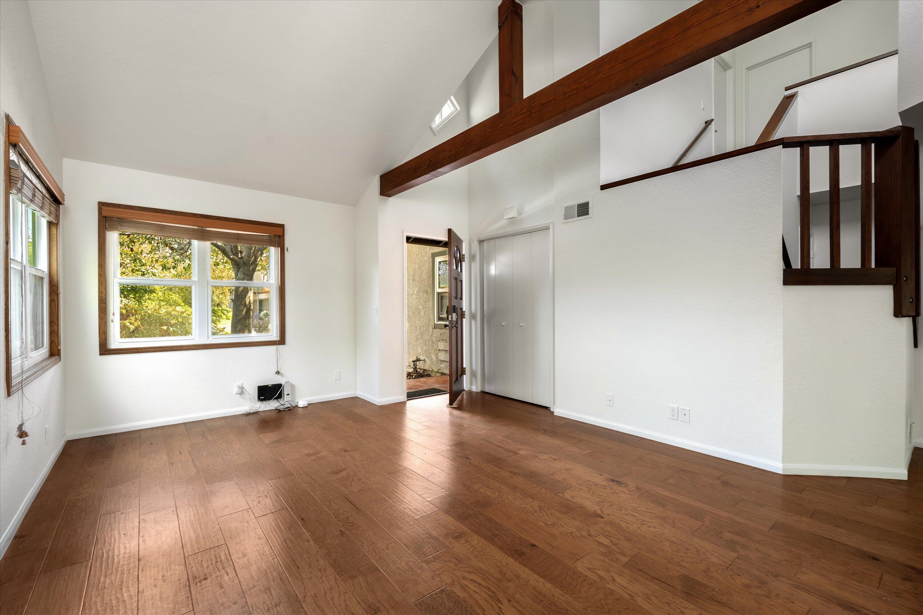 820 W Victoria Street Apt D