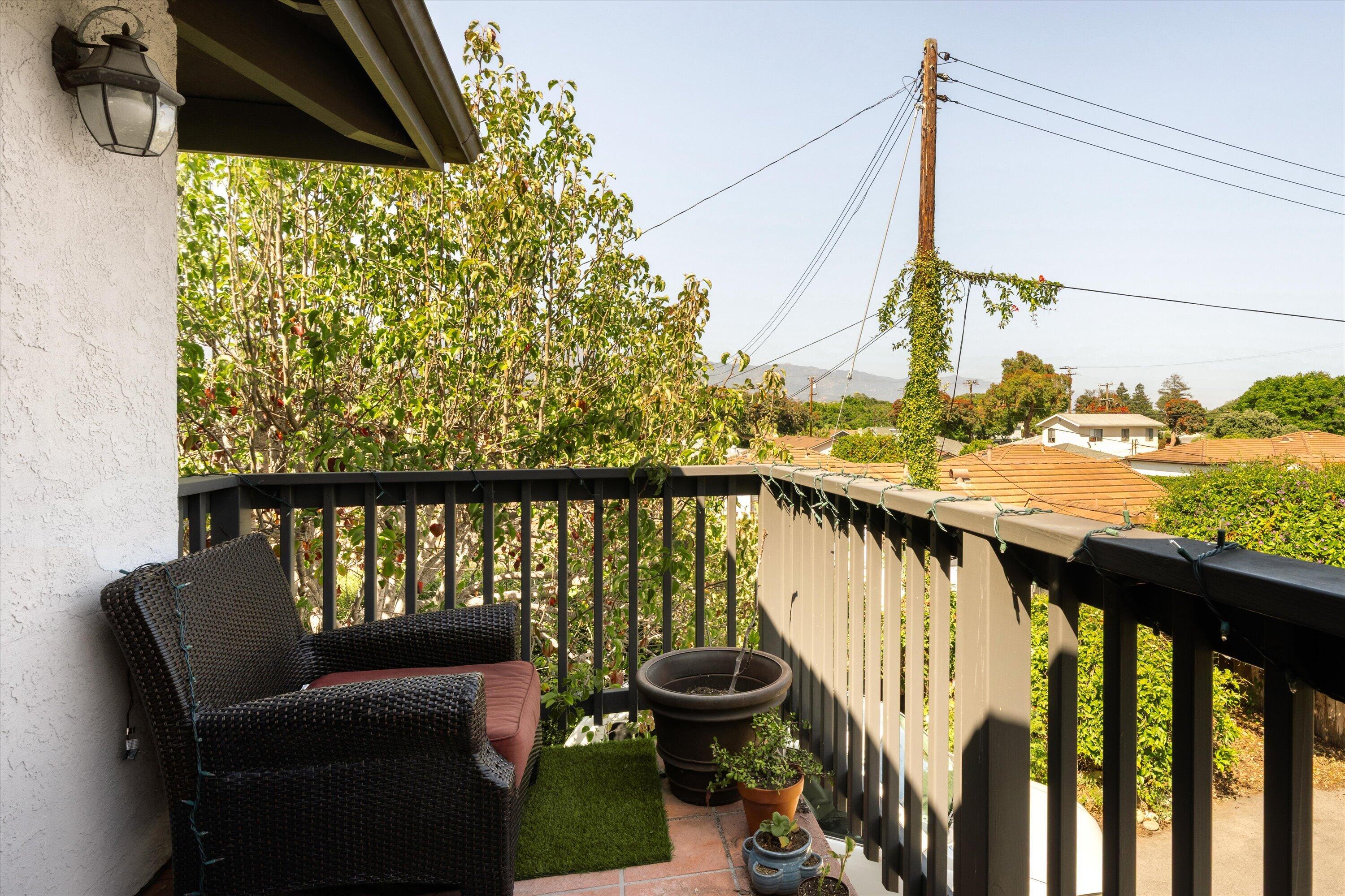 820 W Victoria Street Apt D