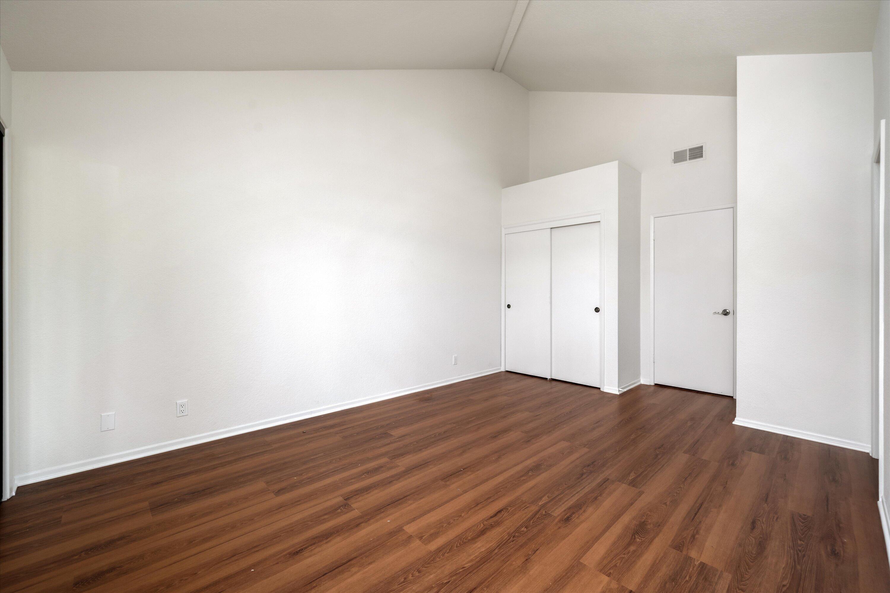 820 W Victoria Street Apt D