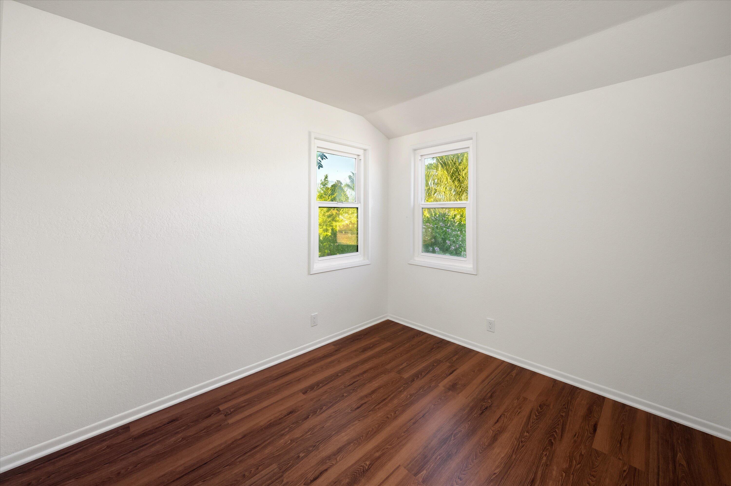 820 W Victoria Street Apt D