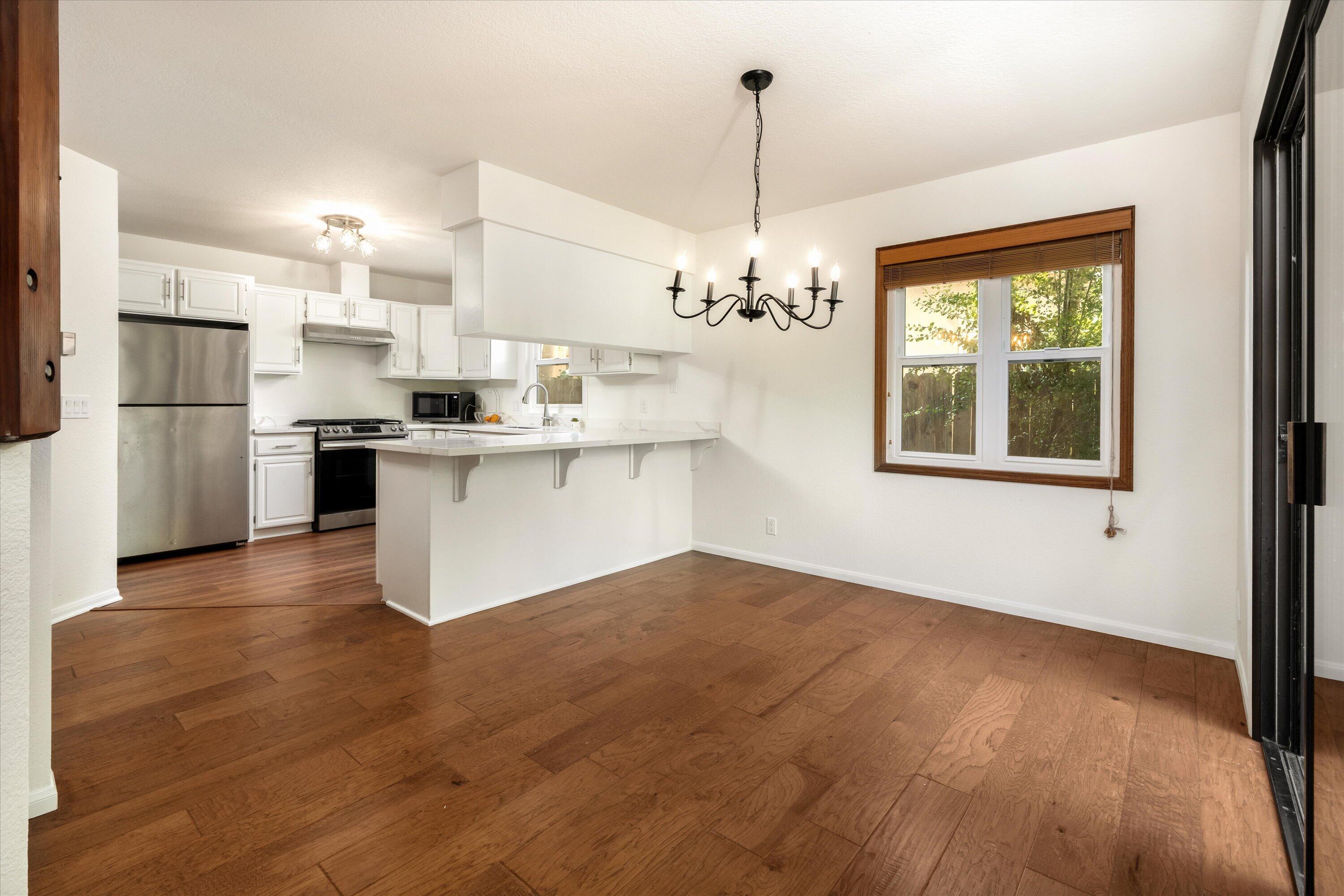 820 W Victoria Street Apt D