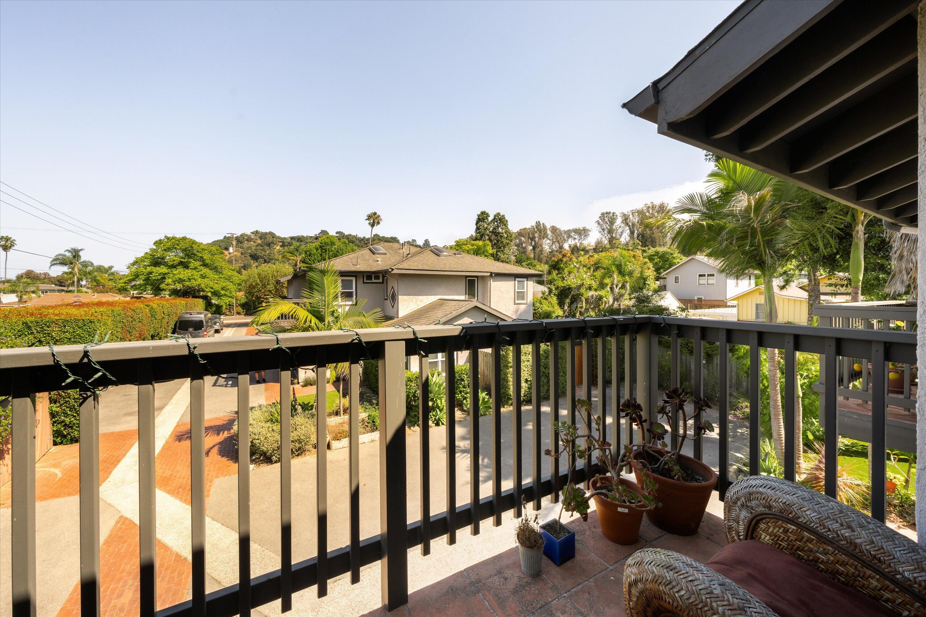 820 W Victoria Street Apt D