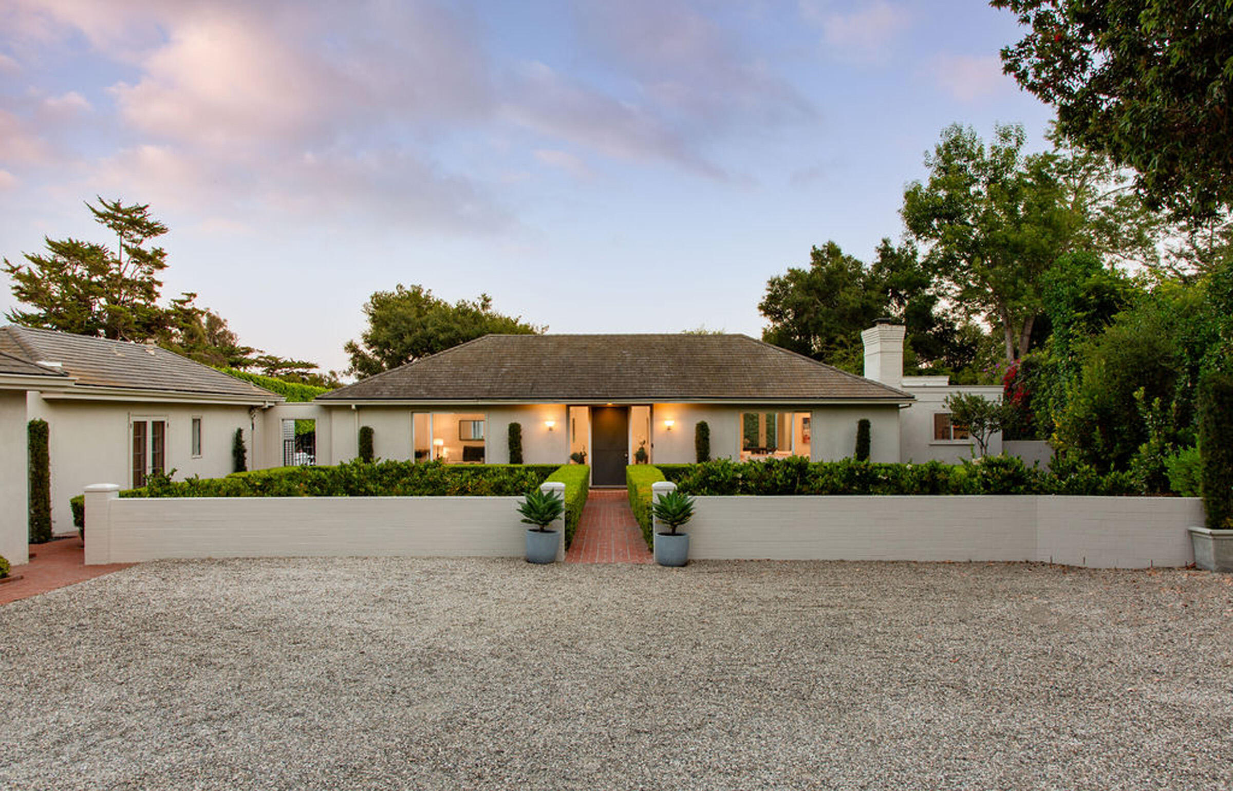 1333 E Valley Road