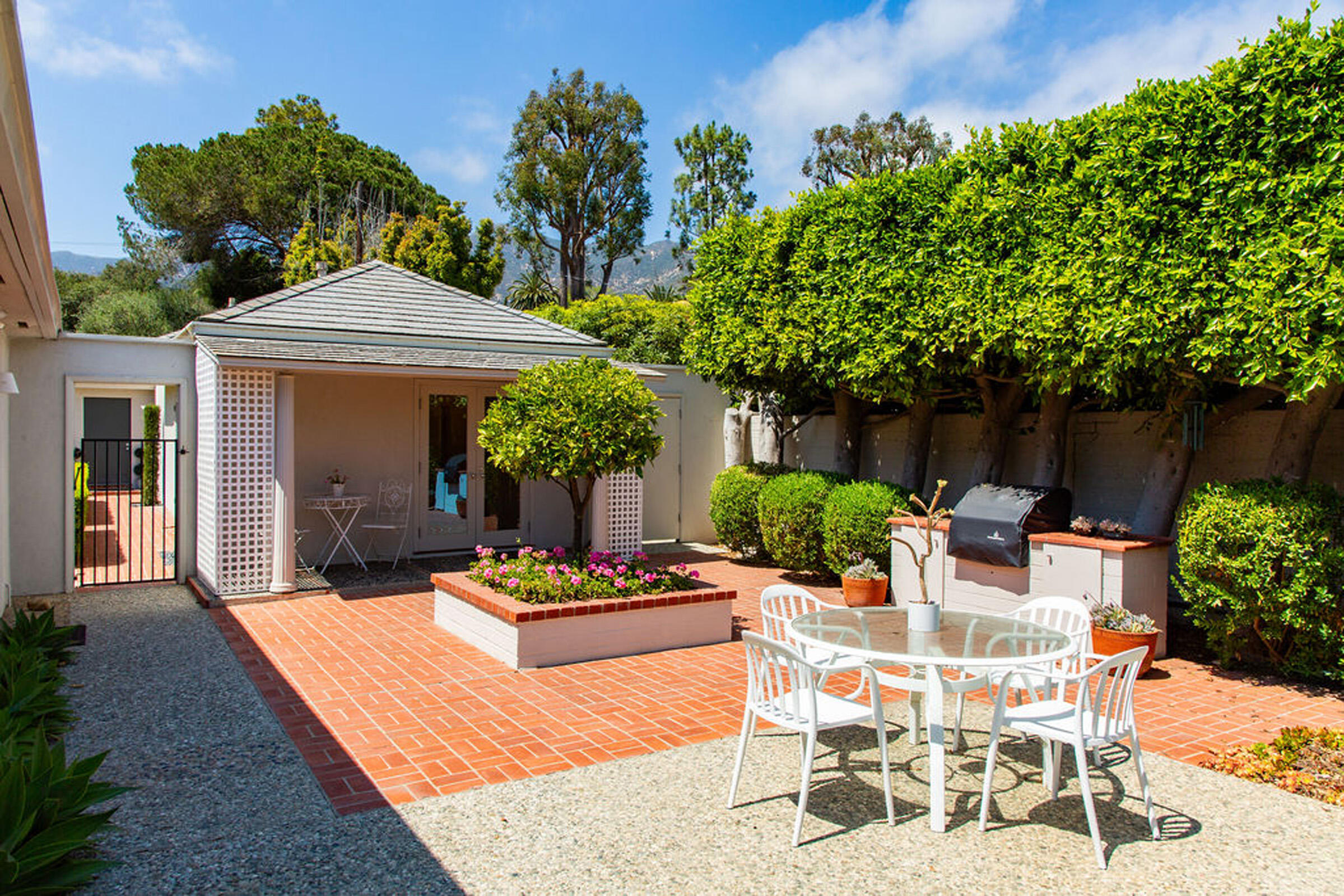 1333 E Valley Road