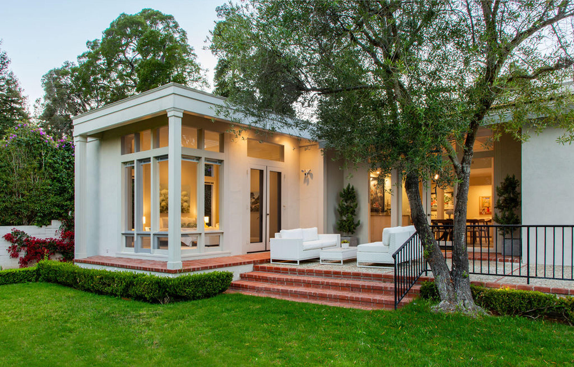 1333 E Valley Road