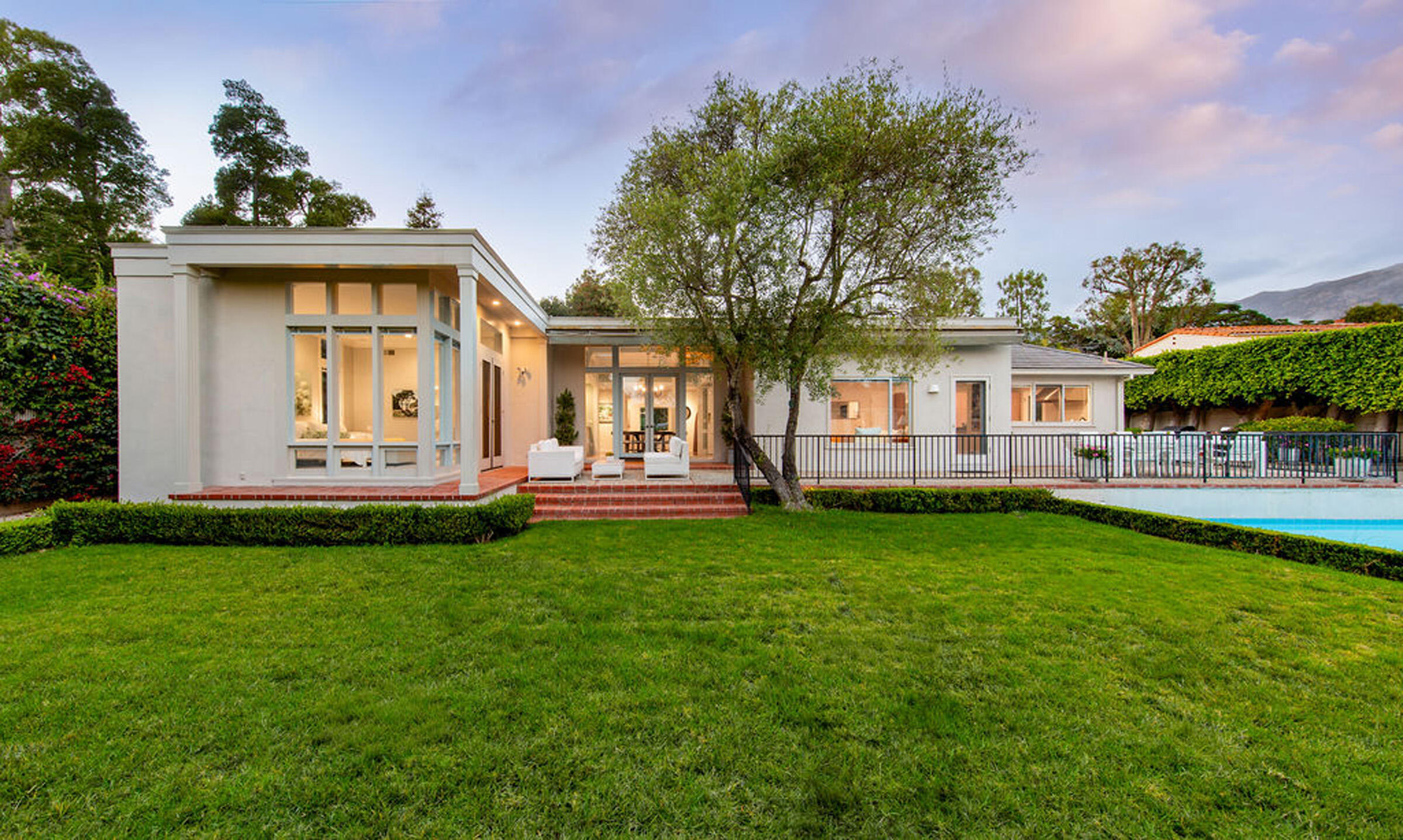 1333 E Valley Road