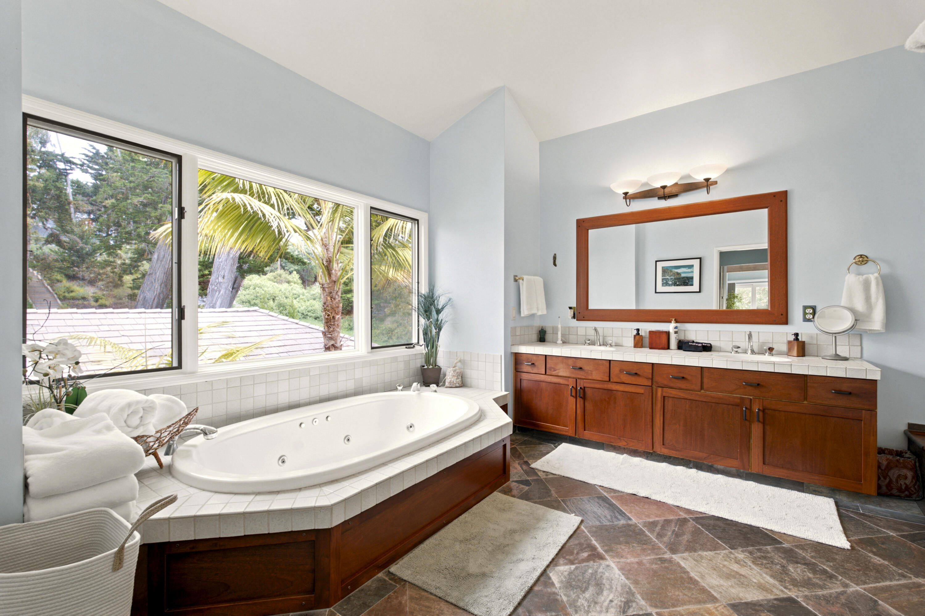 4 Rincon Point Lane